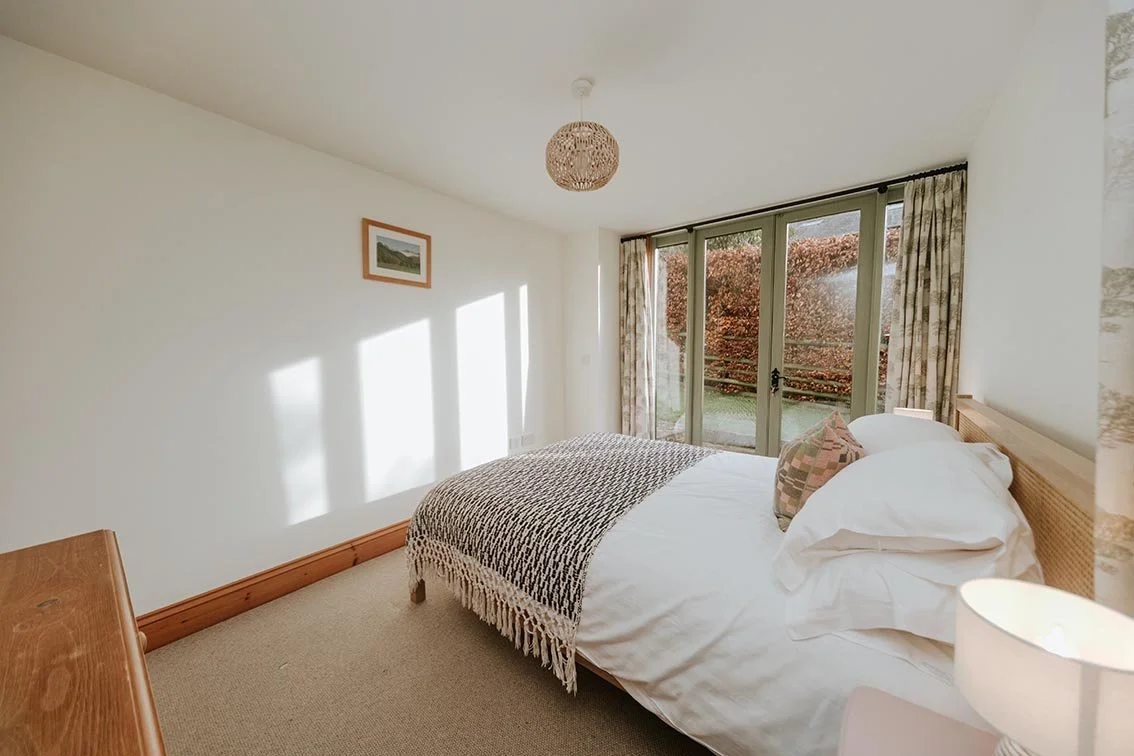 136-sugar-loaf-retreats-old-cider-mill-bedroom.jpg