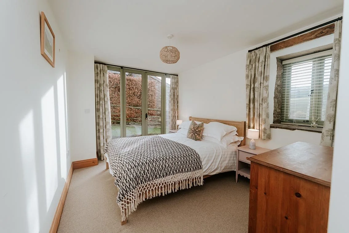 134-sugar-loaf-retreats-old-cider-mill-bedroom.jpg