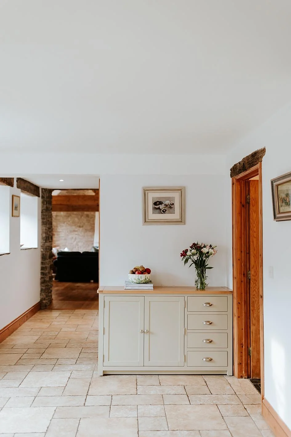 89-sugar-loaf-retreats-old-cider-mill-kitchen.jpg