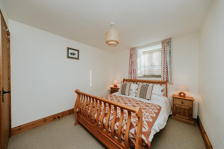 141-sugar-loaf-retreats-old-cider-mill-bedroom.jpg