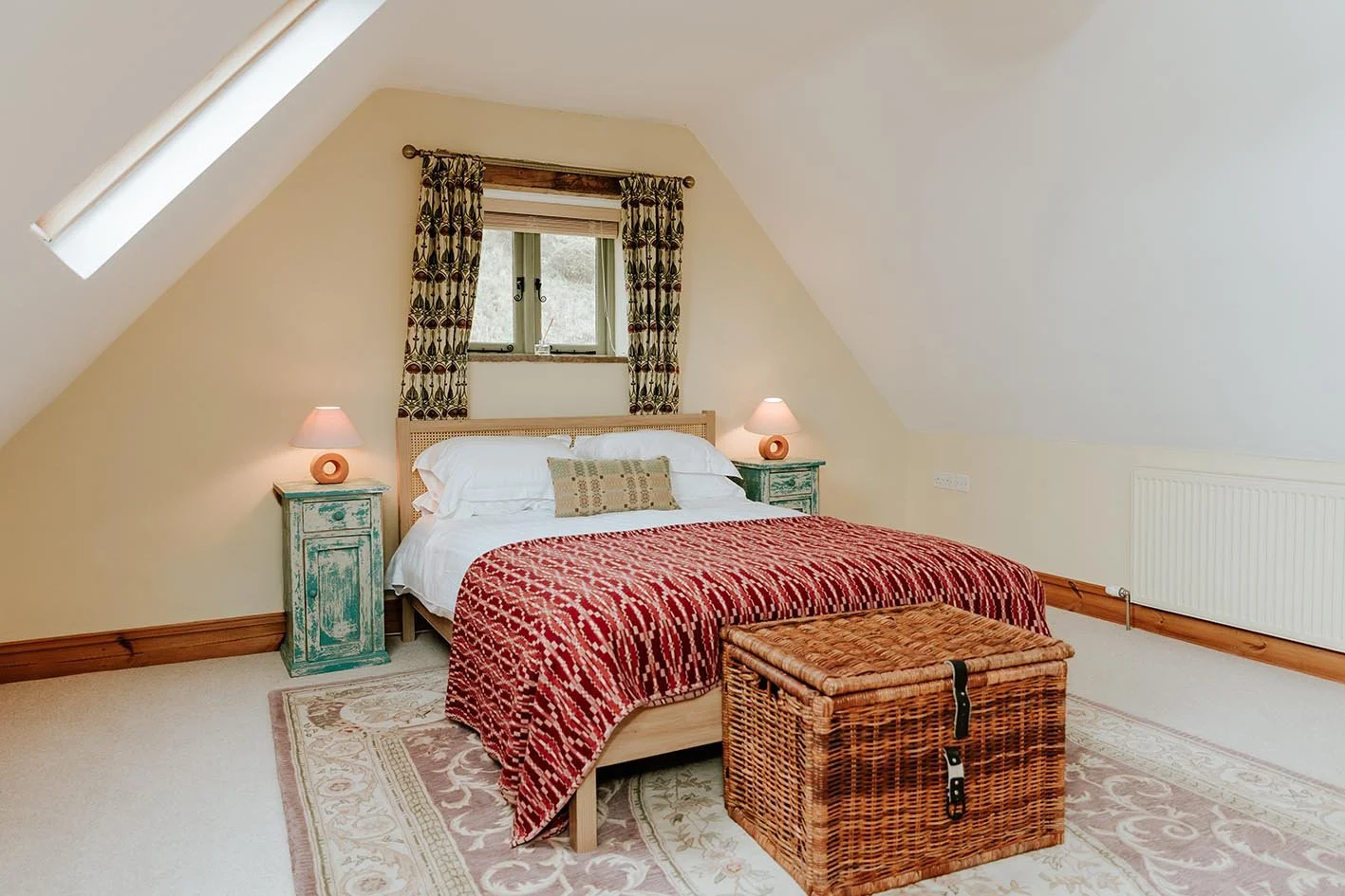 102-sugar-loaf-retreats-old-cider-mill-bedroom-eaves.jpg