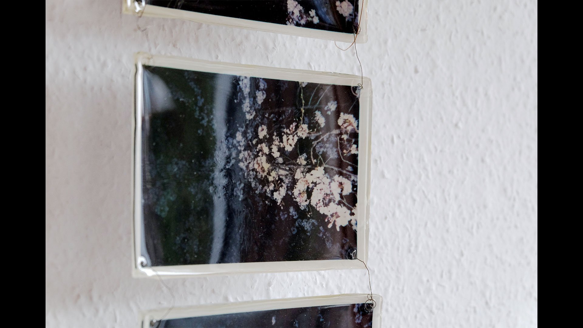 Anna Gabriele
at that luminous night
2019
___
analog photography (35mm)
series of three pictures
___
epoxy resin, luminous pigment on photo print, guitar string
H:45cm W:13cm D:1cm