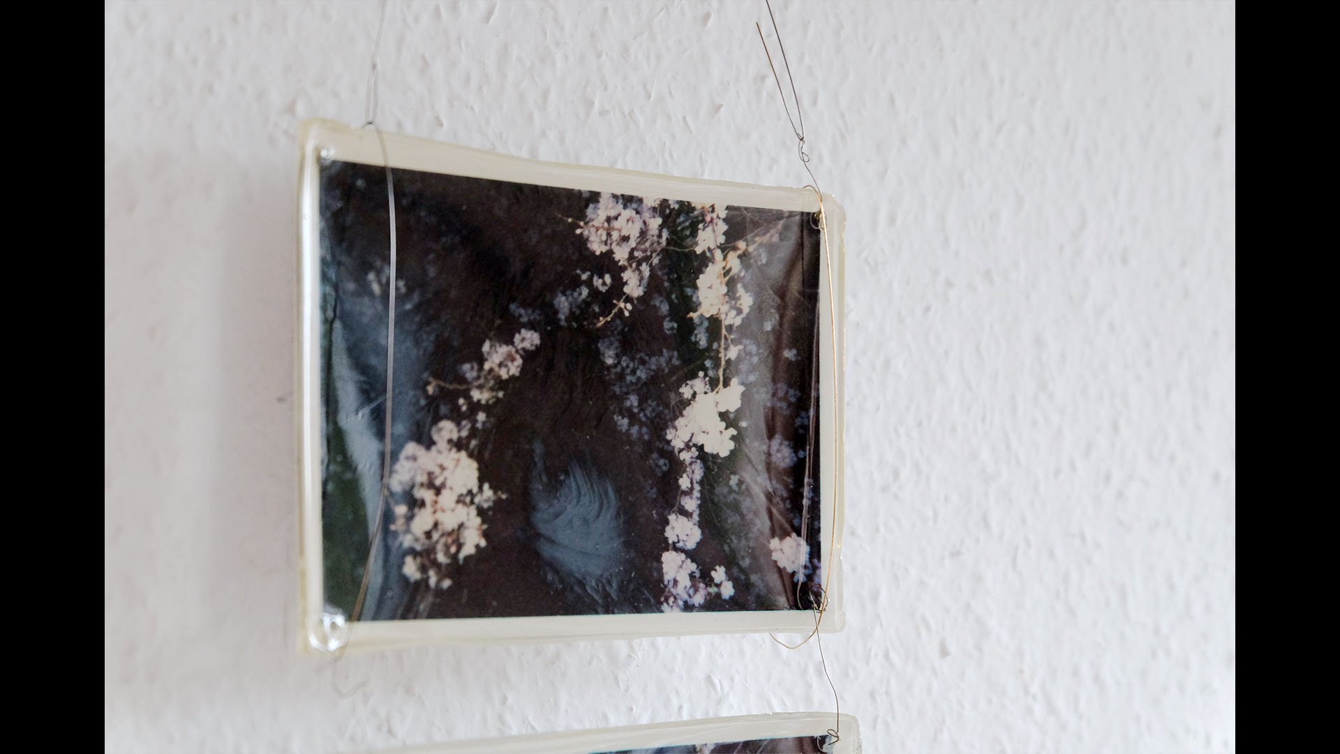 Anna Gabriele
at that luminous night
2019
___
analog photography (35mm)
series of three pictures
___
epoxy resin, luminous pigment on photo print, guitar string
H:45cm W:13cm D:1cm