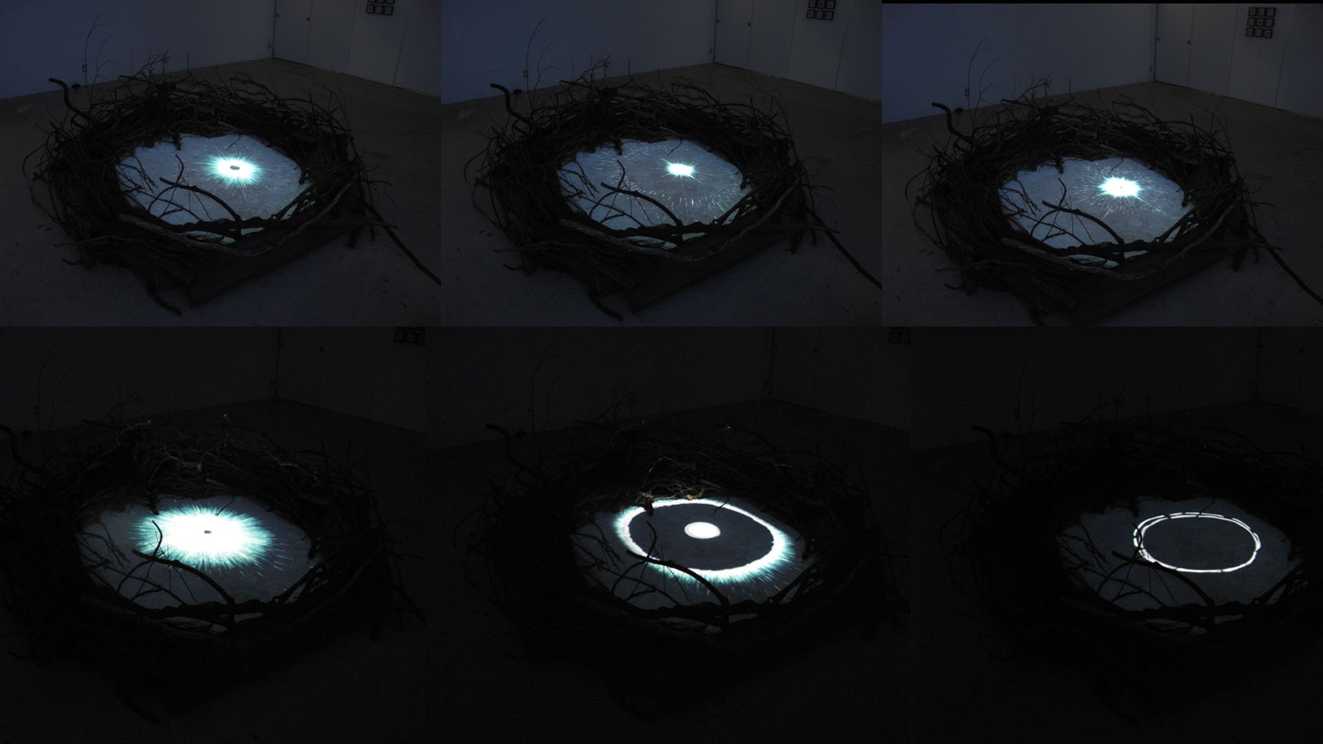 Anna Gabriele
ぶっとんでいたいのさ UNIVERSE AND BREATH
JP, 2014
___
installation
animated film (300 drawings of explosions), sound, bird's nest made of wood, sound