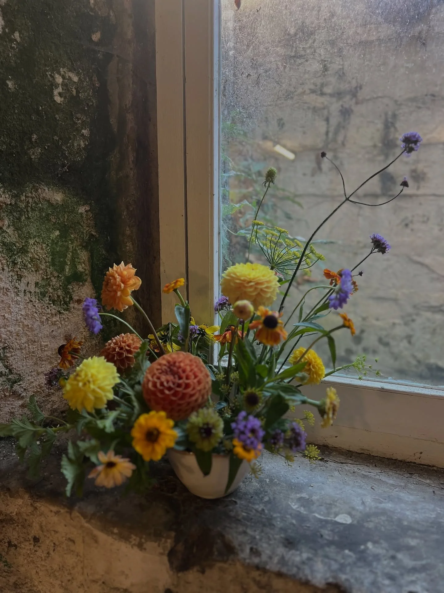 Reflecting on a wonderful day with @thebathflowerschool and @bloomandburn in September and what it taught me, not just about flowers but the way I see my business and how to run it sustainably. Days like that and the space to be creative are so valua