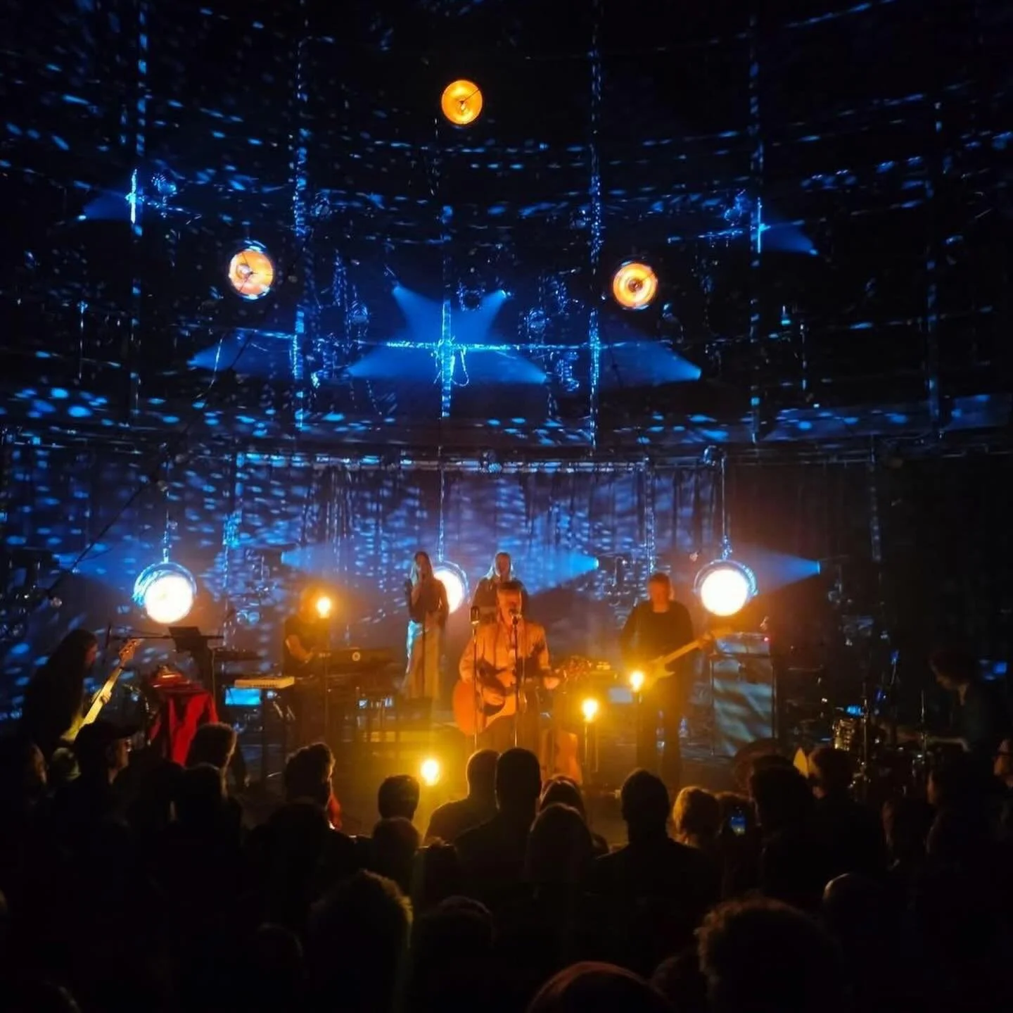 What a release show, what a night 🙌 what a true celebration of music! ✨ I couldn&rsquo;t have wished for a better album launch - surrounded by the most amazing musicians and my team 🫶 big shout out to my band:
@evansmusic 
@pjstoney 
@wimdaans 
@pa