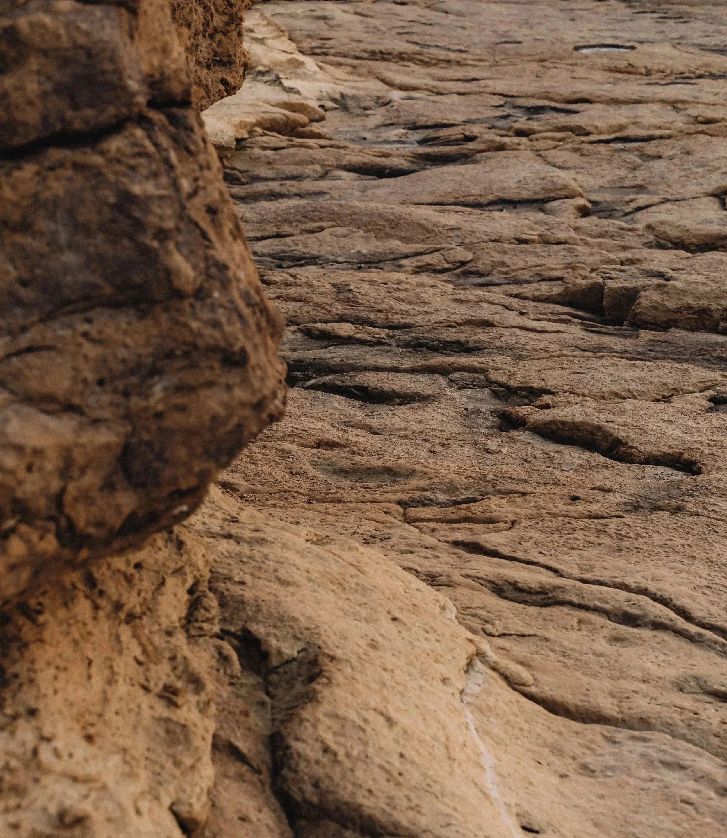 Natürliches Gestein als Sinnbild für Natural Interior Design Zürich