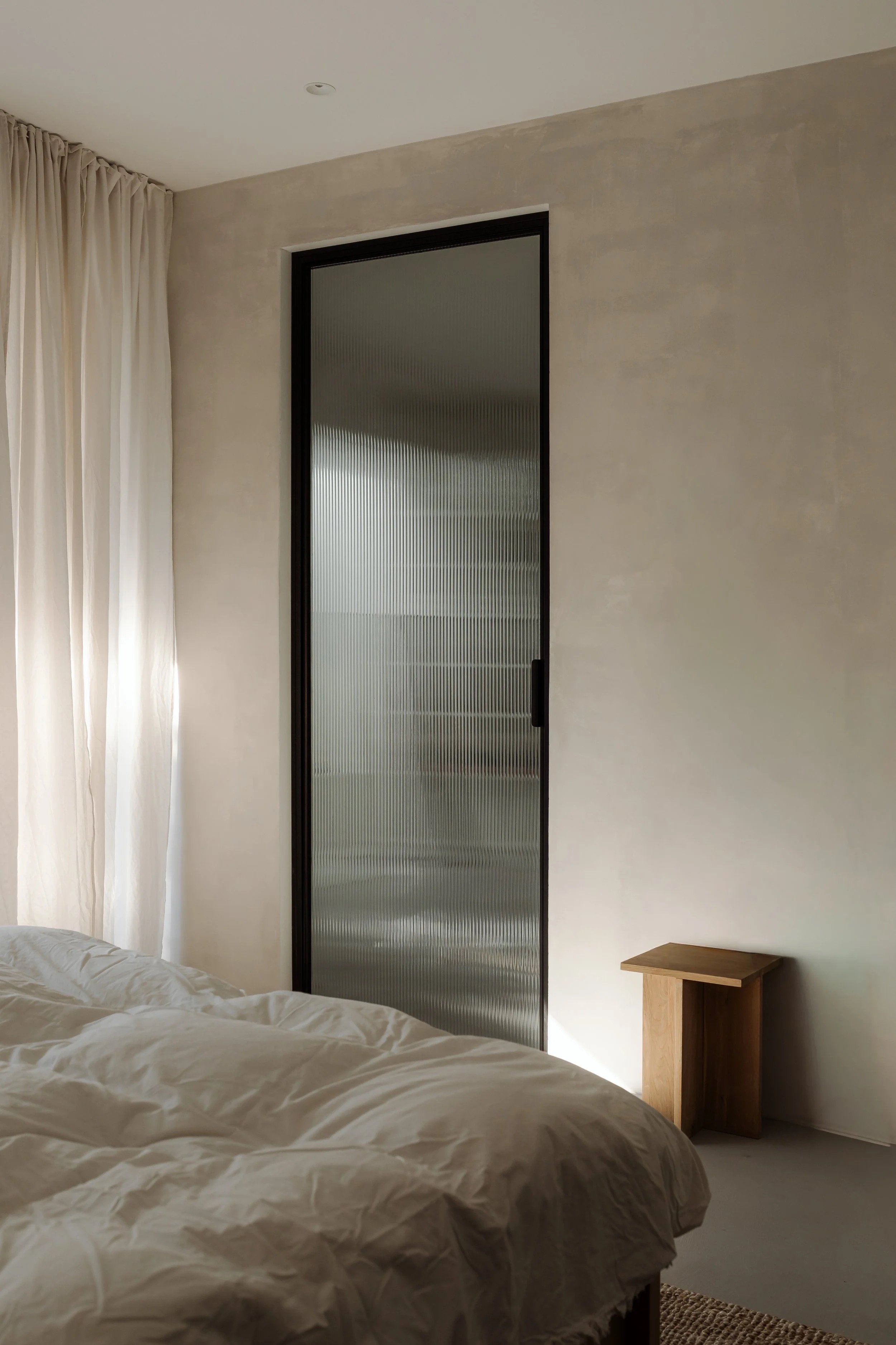 Schlafzimmer mit natürlichen Design-Elementen