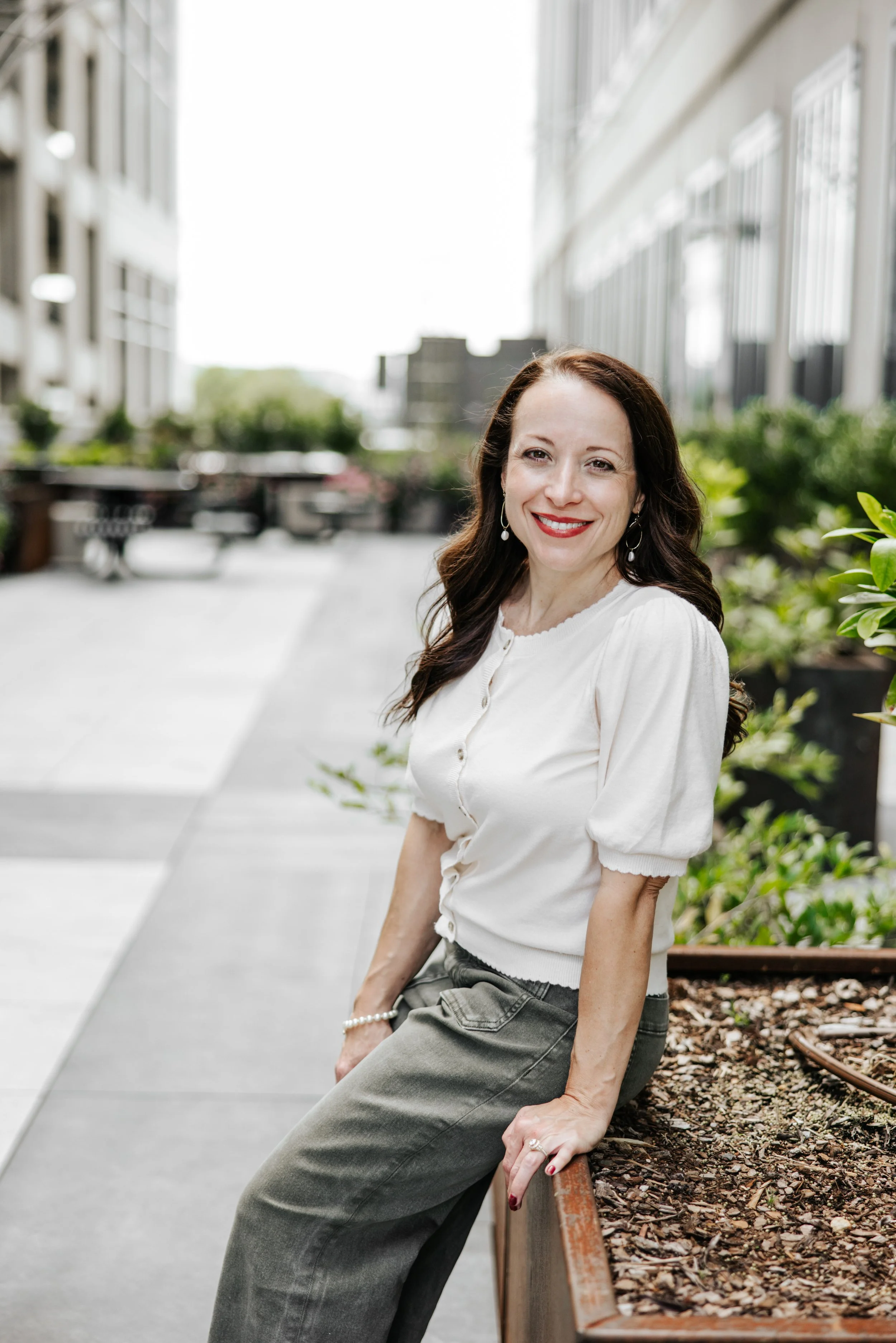 A photograph of Jenny Wiggins, ALC, therapist for people pleasing in Alabama