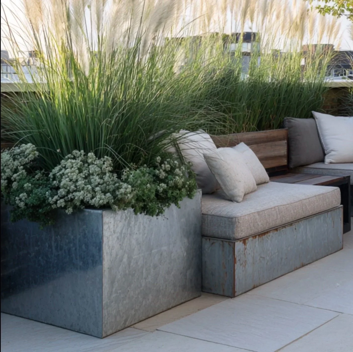 Large-scale artificial planting scheme for bar or restaurant exterior