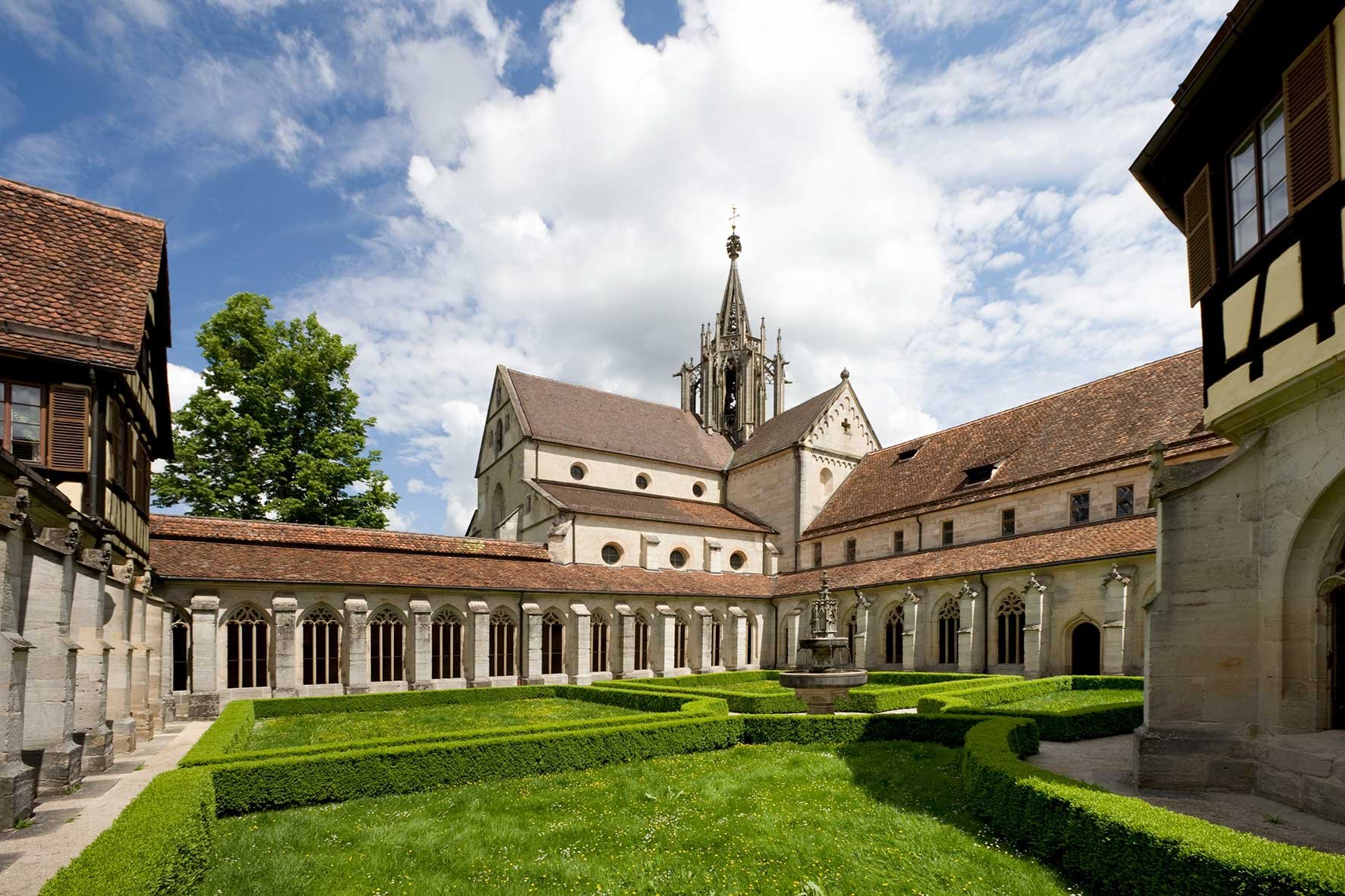Kloster-und-Schloss-Bebenhausen_w.jpg