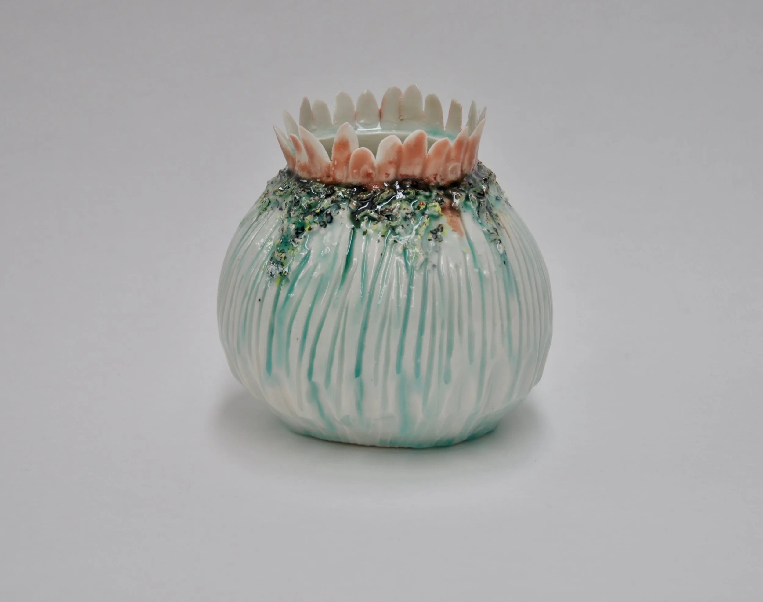 Rockpool Porcelain Spherical Vase - medium