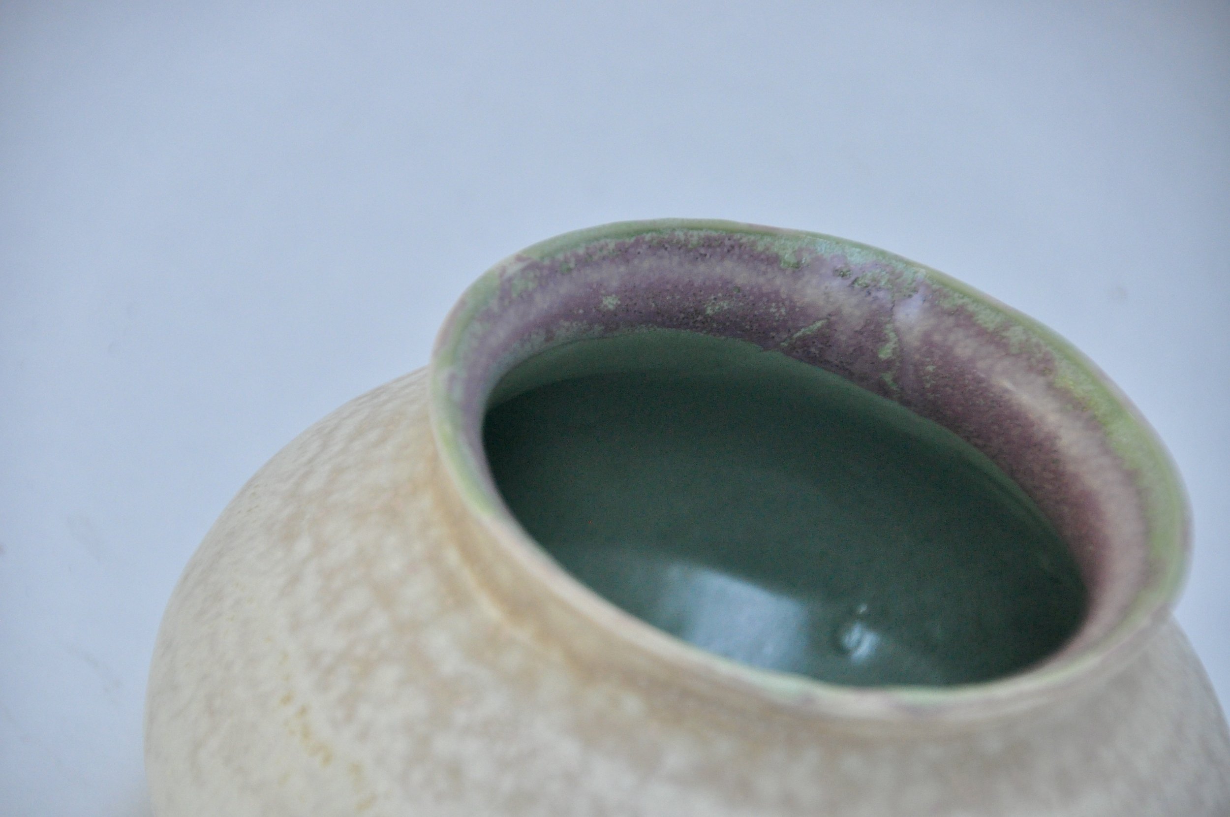 Shallow Porcelain vase/bowl