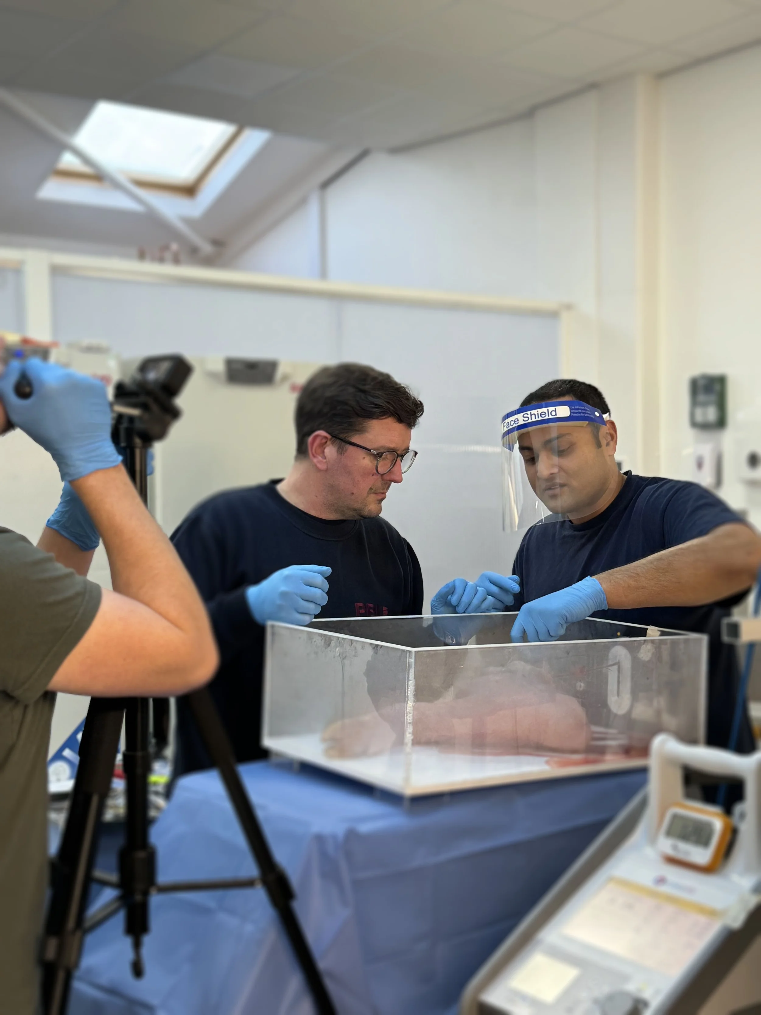 Our senior scientists during a limb perfusion..jpg