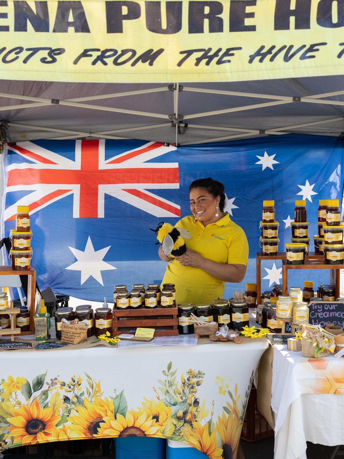 A true Manning regular 🐝

🍯 Colmena Pure Honey &mdash; proudly (West) Australian and with us weekly at Manning.🇦🇺🐨🦘 &mdash; a market favourite for good reason 🍯

📍 Manning Road Farmers Market 
Hedley Place, Bentley
🗓️ Every Saturday 
⏰ 7.15a