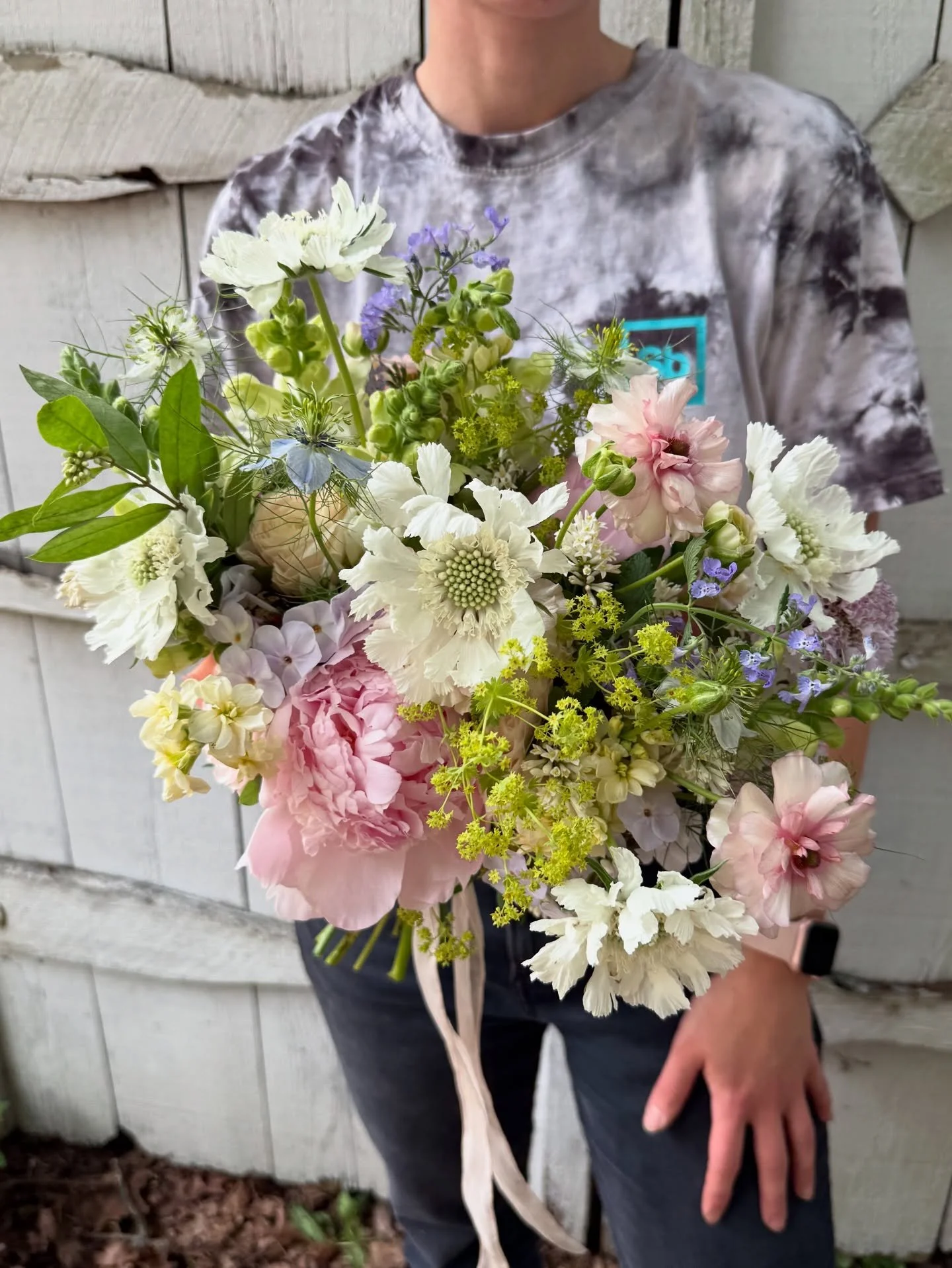 About last week&hellip; 🥰
One of the highlights? When a client of mine described my instagram as &ldquo;really beautiful flowers, and a surprising amount of ducks&rdquo;
The highest praise I could receive! 
💕
Congrats to both wonderful couples who 