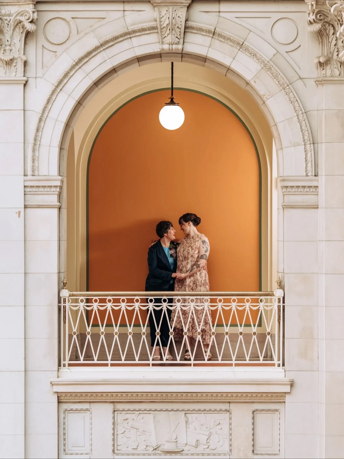 THIS is what a day crafted entirely around a couple looks like 🥰
With no rules but to show up in a way that makes you feel best, we designed the day to embrace joyful celebration, quirky playfulness, and COLOR. 
I&rsquo;ll forever look back on S &am