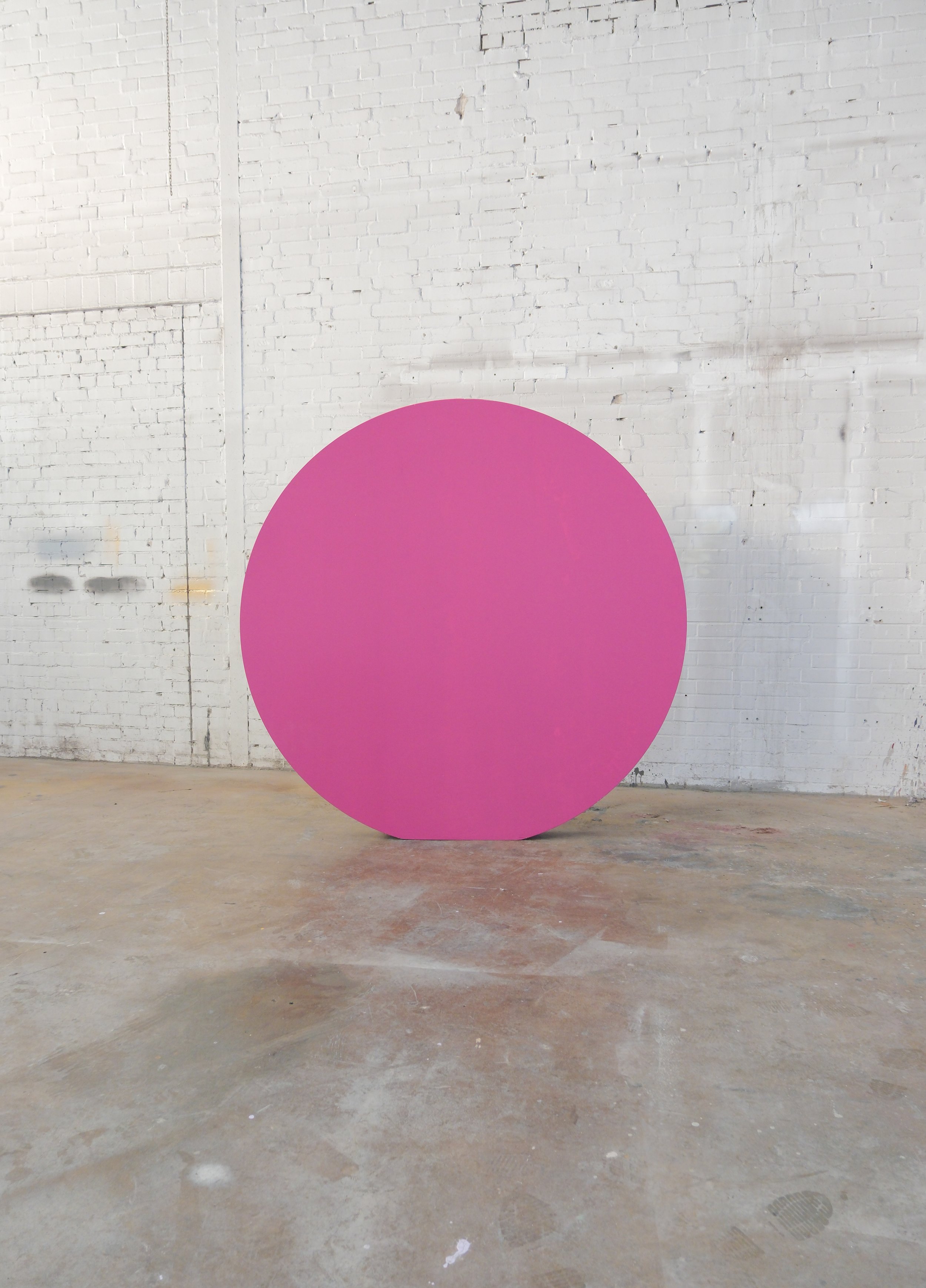 #004 Round pedestal / stage