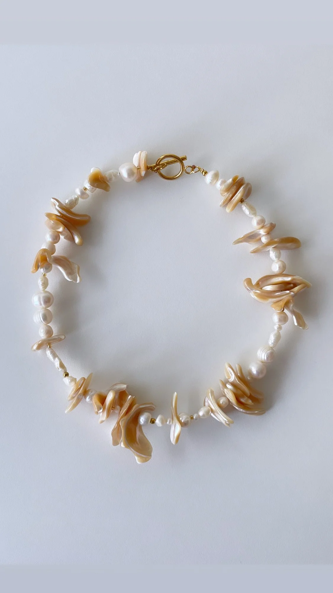 33 Nude Seashell Necklace