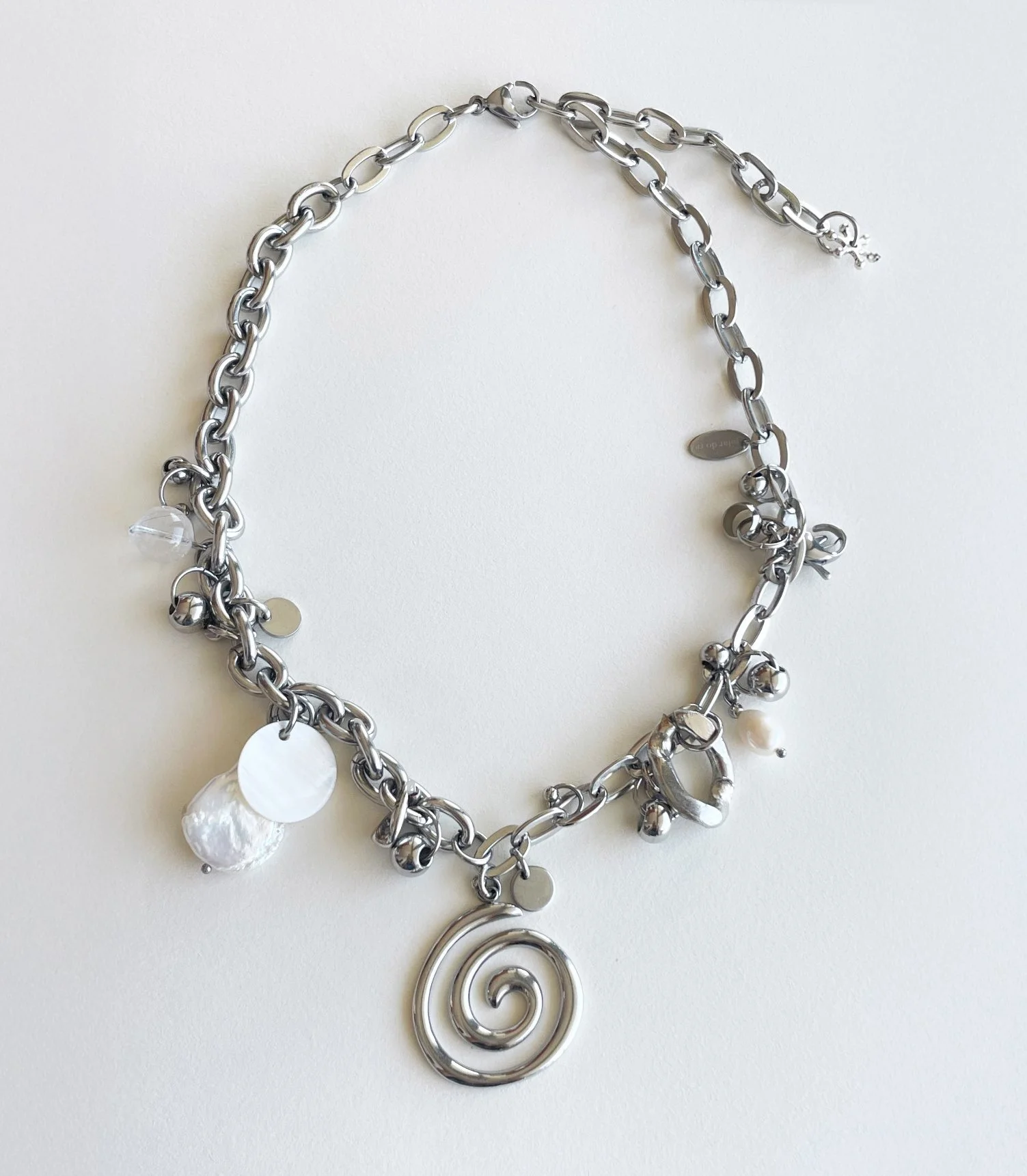 Spiralling necklace