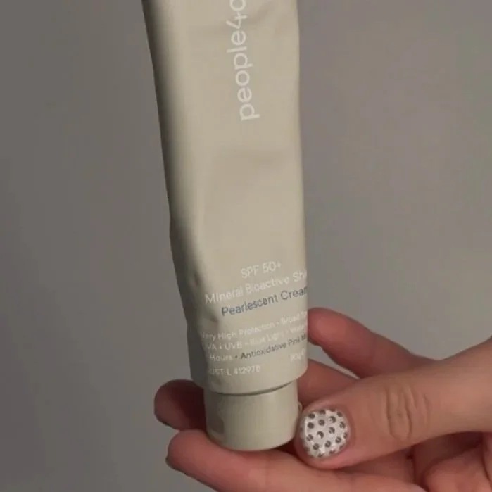 mineral sunscreen spf 50+ pearlescent cream