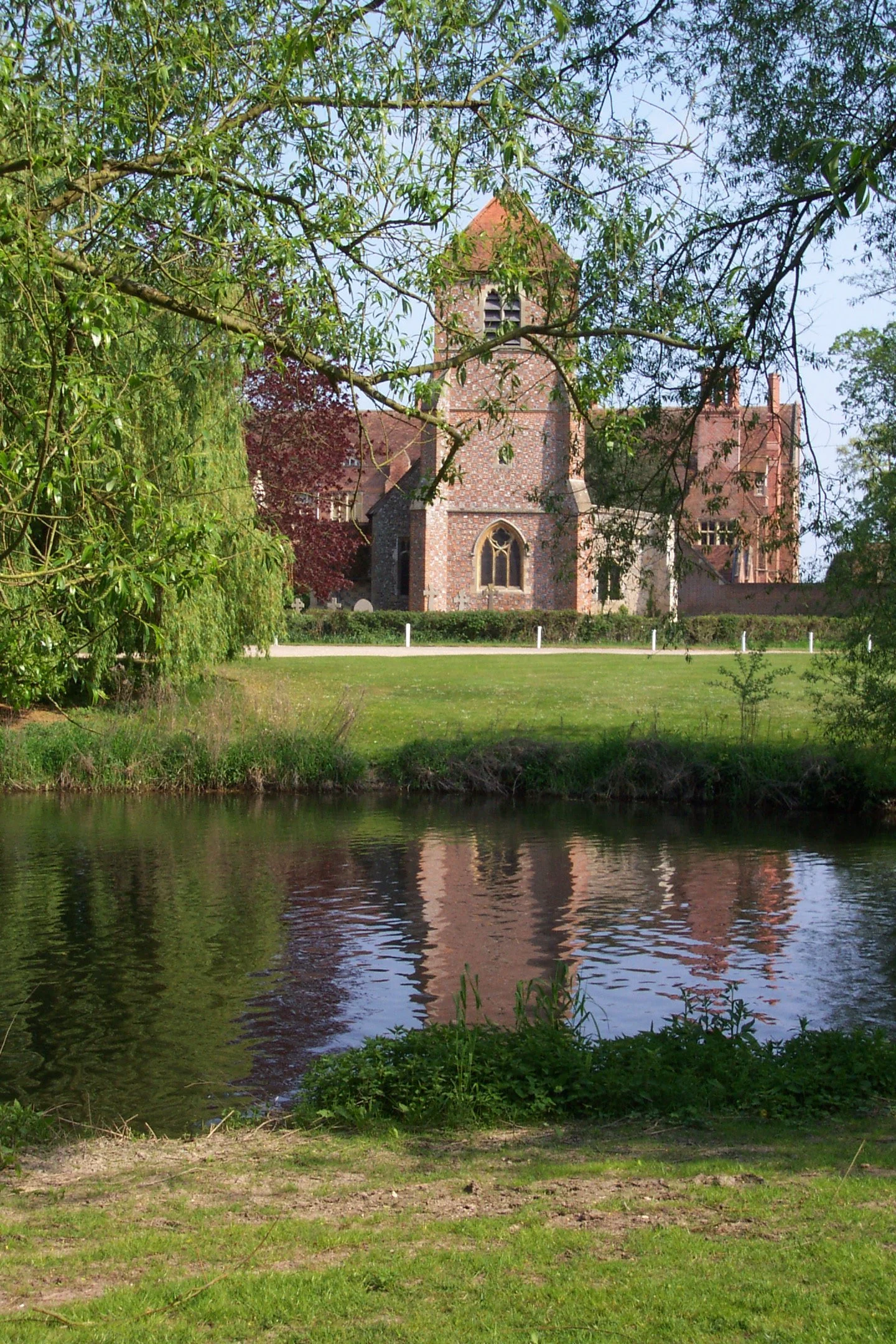 Mapledurham church and house