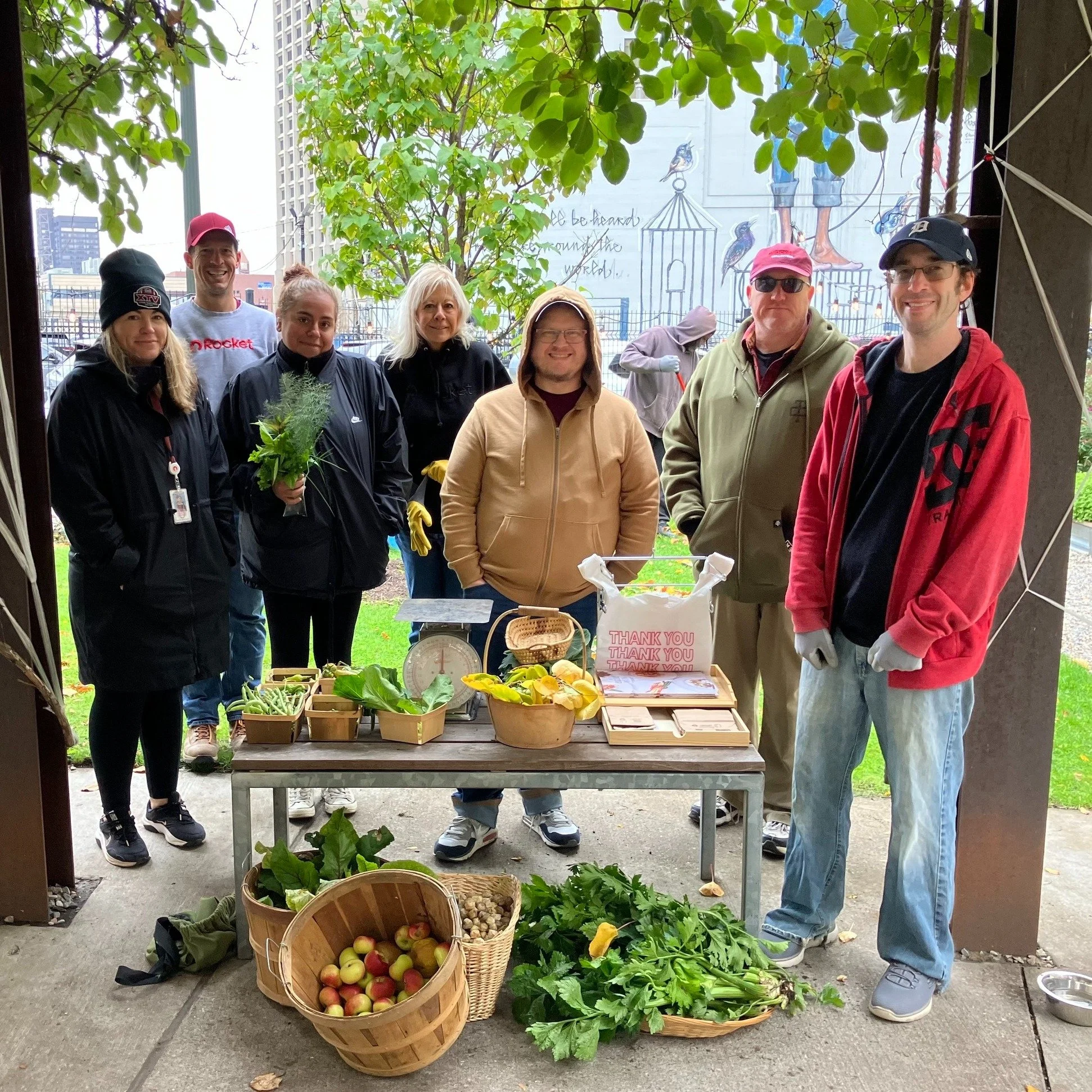 We had some amazing @rocketcompanies volunteers yesterday who harvested and pruned at Lafayette Greens.  Amazing work, team! πππ
