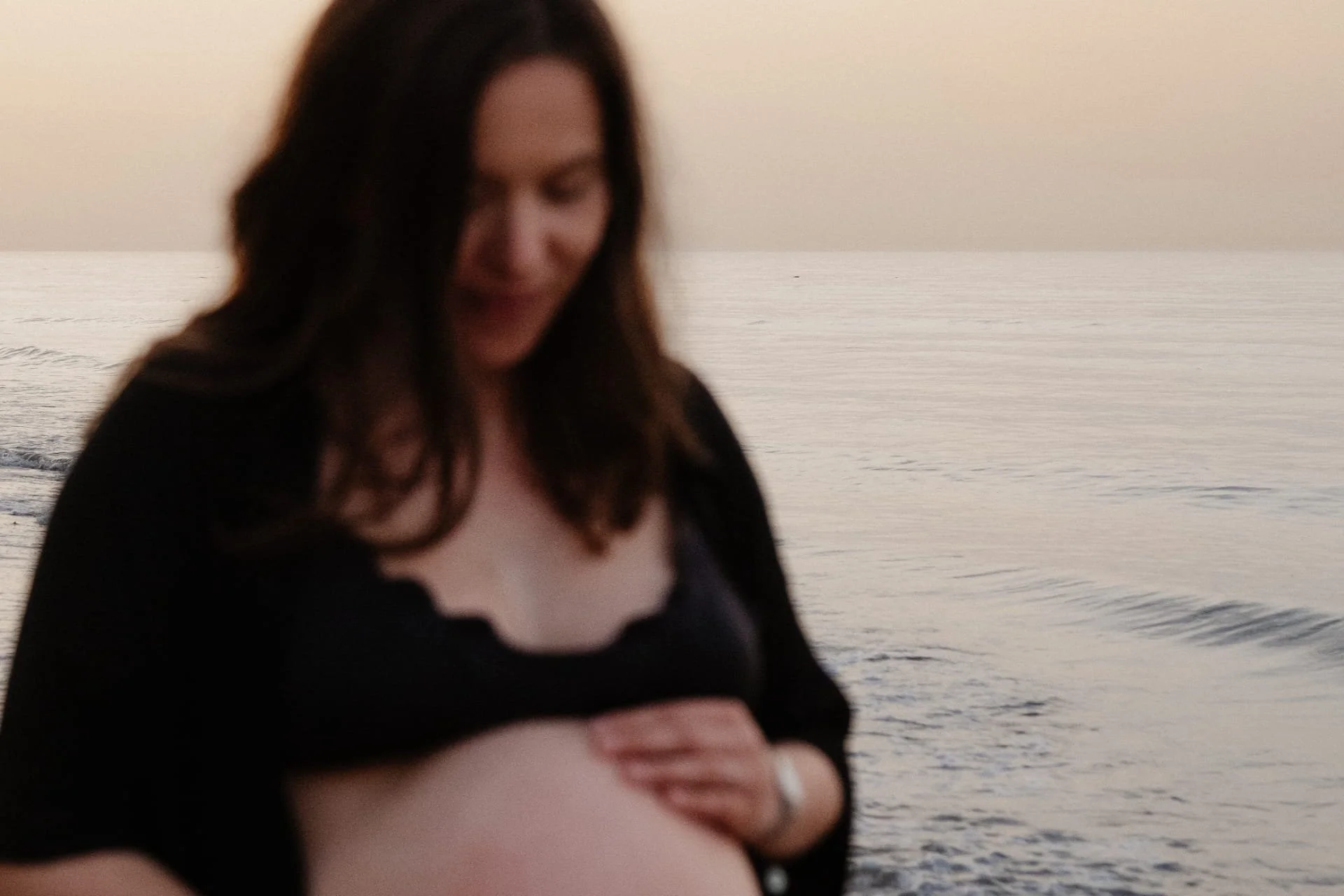 photos_naturelles_femme_enceinte_caen.jpg