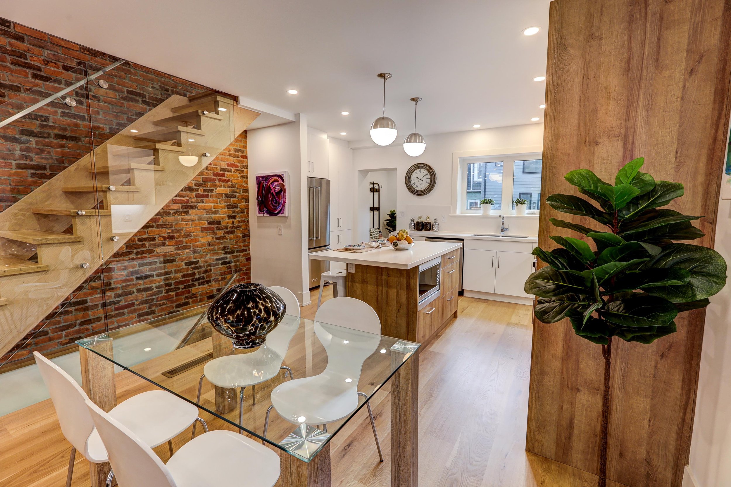 DiningRoom_2.jpg