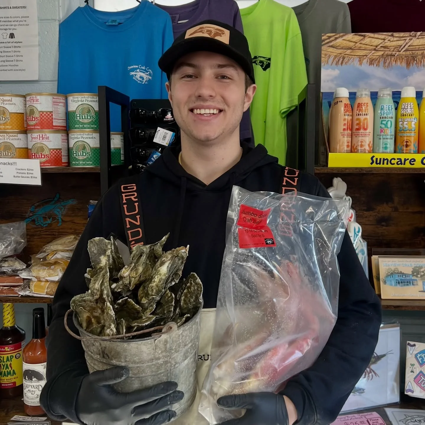 Happy #SEAFOODSATURDAY 🐟🦀🦪

We are getting the markets ready for the big week! Online ordering is still available for Christmas Eve, but don&rsquo;t wait much longer. 

Local oysters, fresh shrimp, Black Drum meatball subs, giant Thresher and so m