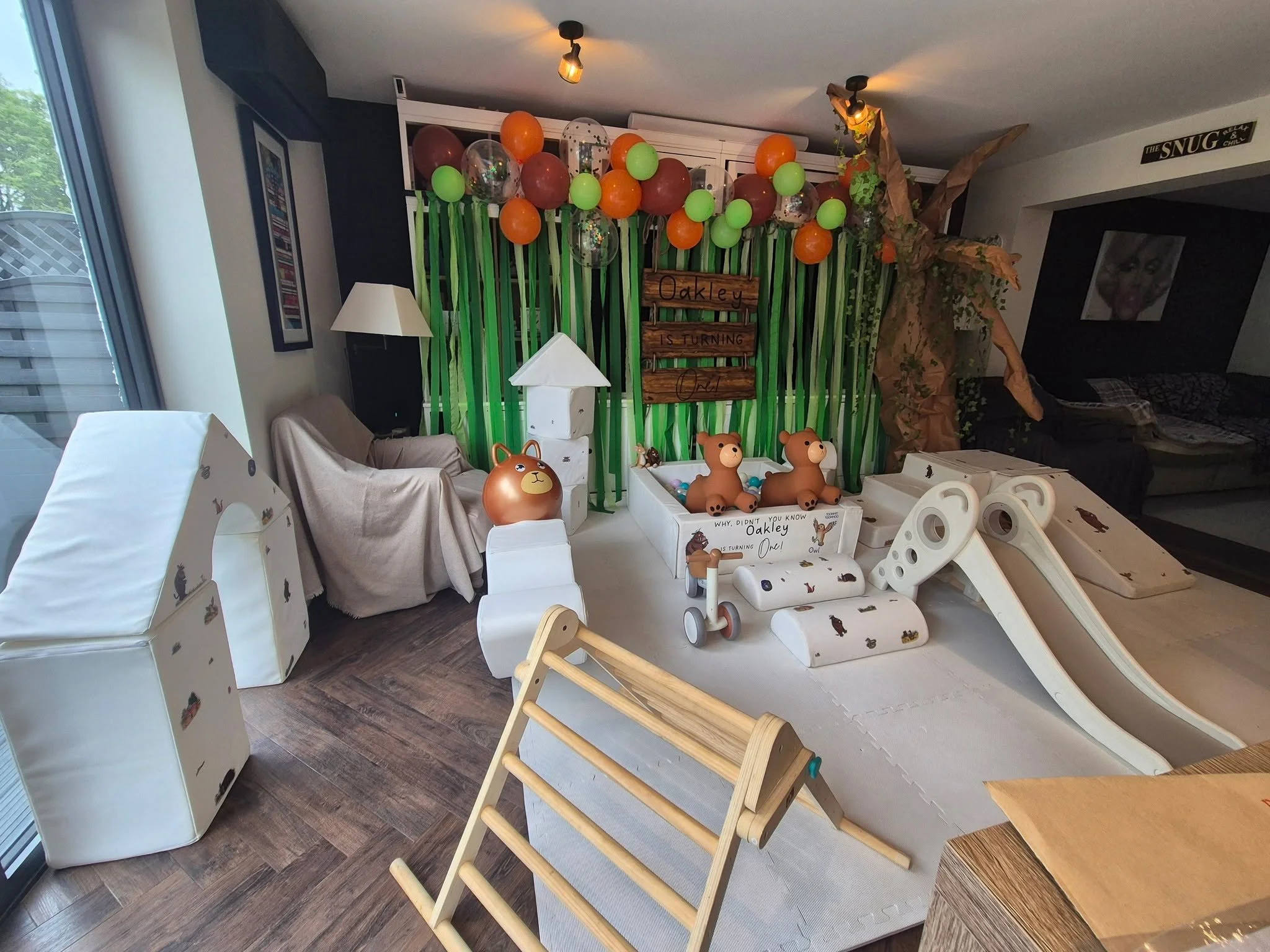 ✨ Why Didn&rsquo;t You Know Oakley is Turning ONE? ✨

Oakley&rsquo;s big day was a Gruffalo-themed adventure 🪵💜 &ndash; with our Adventure Seekers Soft Play Package + Bouncy Castle, all styled with matching decals.

From soft play fun to endless bo