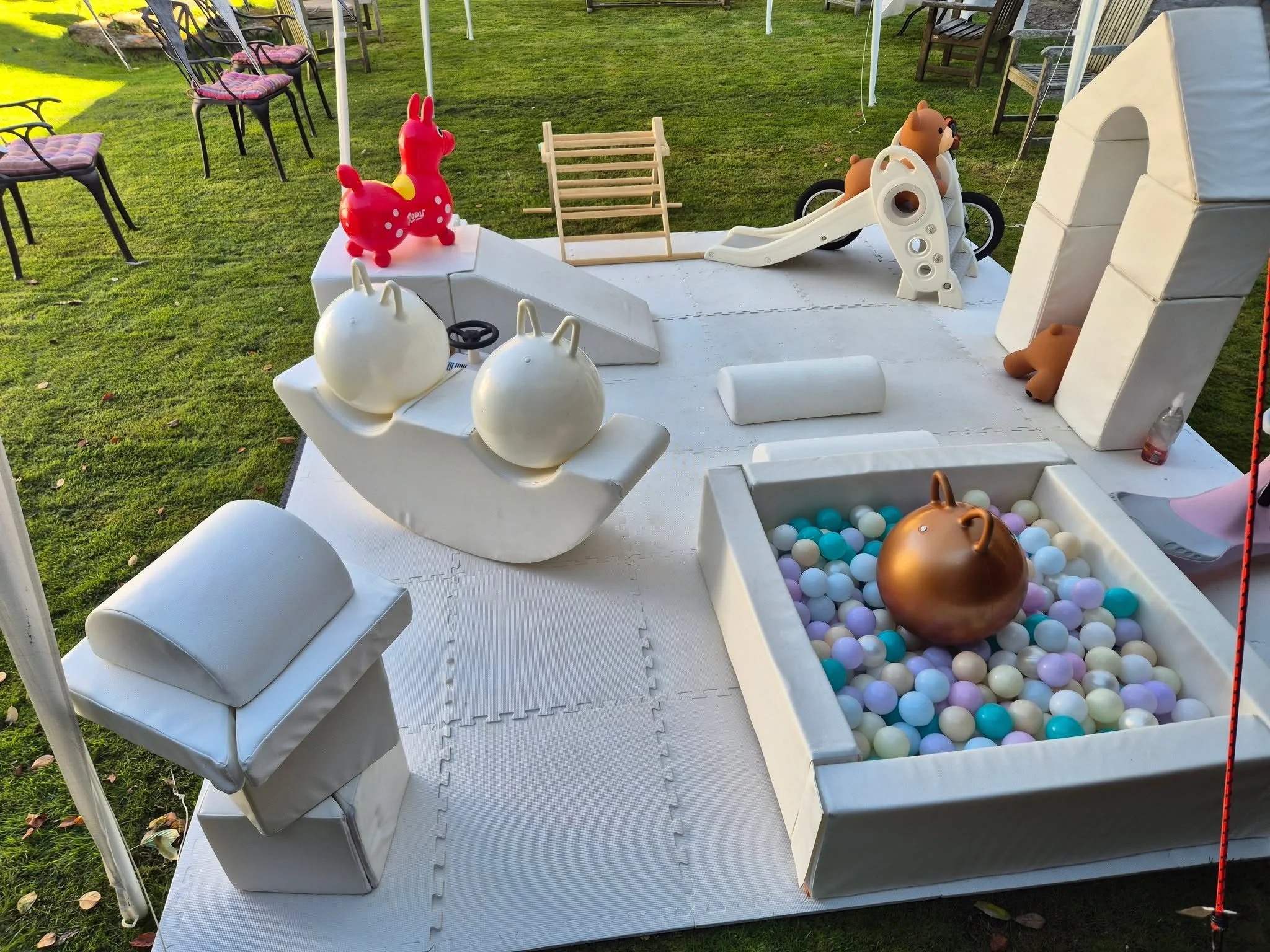 💫 Looking for soft play hire in West Sussex, Surrey, or Hampshire?
We&rsquo;ve got you covered with safe, fun, and colourful setups that are perfect for birthdays, weddings, christenings, and more! 🎉

📍 Local, family-run business
📅 Taking October