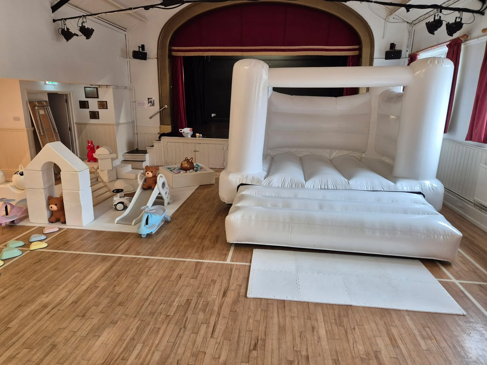 💗 Friday tip: Shoes off, socks on! The easiest way to keep play areas safe and sparkly 🧦

.
.
#SoftPlaySafety #LittleBellesEvents #SoftPlayHire #BouncyCastleHire #SafetyTips #PastelParty #EventHire #PartyPlanner #FamilyFun #ToddlerPlay #ChildrensPa