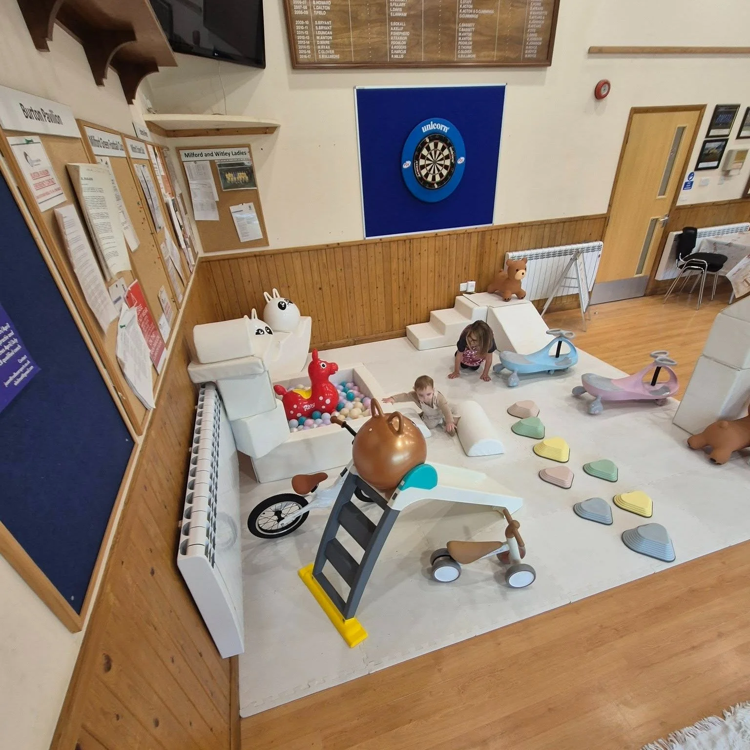 🎁 Looking for a unique gift idea? Give the gift of play &mdash; Little Belle&rsquo;s Events vouchers make perfect presents for new parents and toddlers 🎀
.
.
.
#GiftIdeas #LittleBellesEvents #SoftPlayHire #PartyVouchers #ToddlerGift #FamilyFun #Wes