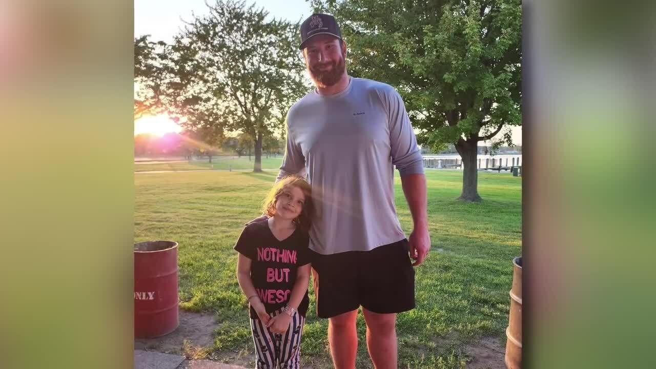 'Crying Lions fan' pays it forward, gifting game tickets to young girl who lost a mother figure