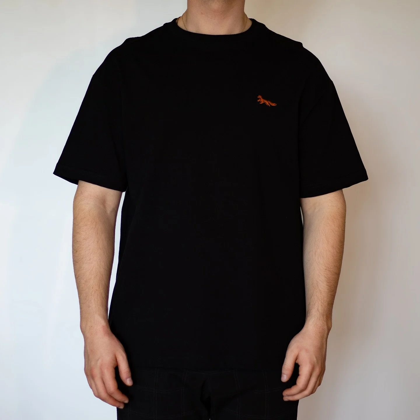 7/3-25
Midweight comfort with a relaxed oversized fit, designed to flow naturally while offering breathable structure.