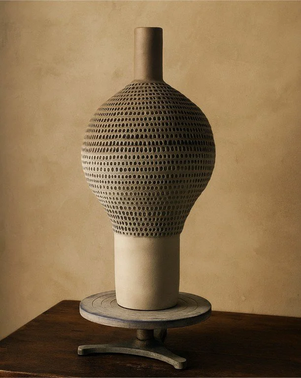 Nueva pieza en proceso despu&eacute;s de una semana de trabajo. Todav&iacute;a falta esperar a que seque bien y cocerla en el horno. Toda la pieza est&aacute; realizada con la t&eacute;cnica del churro.