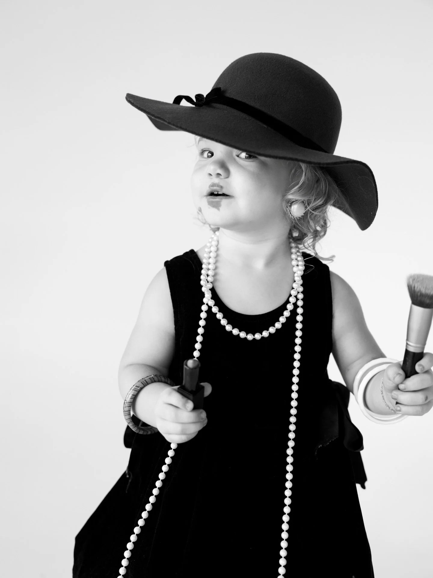 GLAM MINIS 💄 This one&rsquo;s for the girlie girls and over-the-top tots who live to play dress up ✨🎀

January 24! Use the link in my bio to snag a spot! Makeup, jewelry, and accessories will be provided. 

Glam minis made for twirling, posing, and