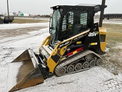 Rental Tracked Machines — Bruggink's Inc.