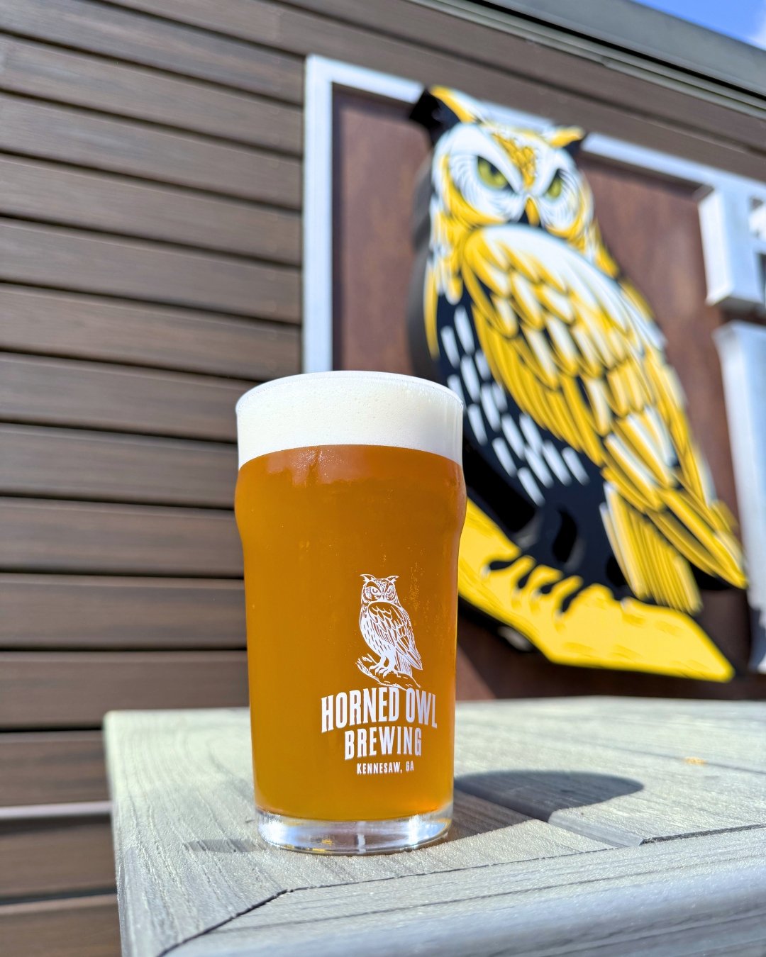 🚨Introducing Twoo, our new ESB on nitro. Twoo has a crisp, hop forward flavor and a 5% ABV that makes it the ultimate session beer. Swing by this weekend to give it a try! 🍻

🎶Live Music tonight from Chip Houston @ 6:00pm!

@chiphouston2024 
#Horn