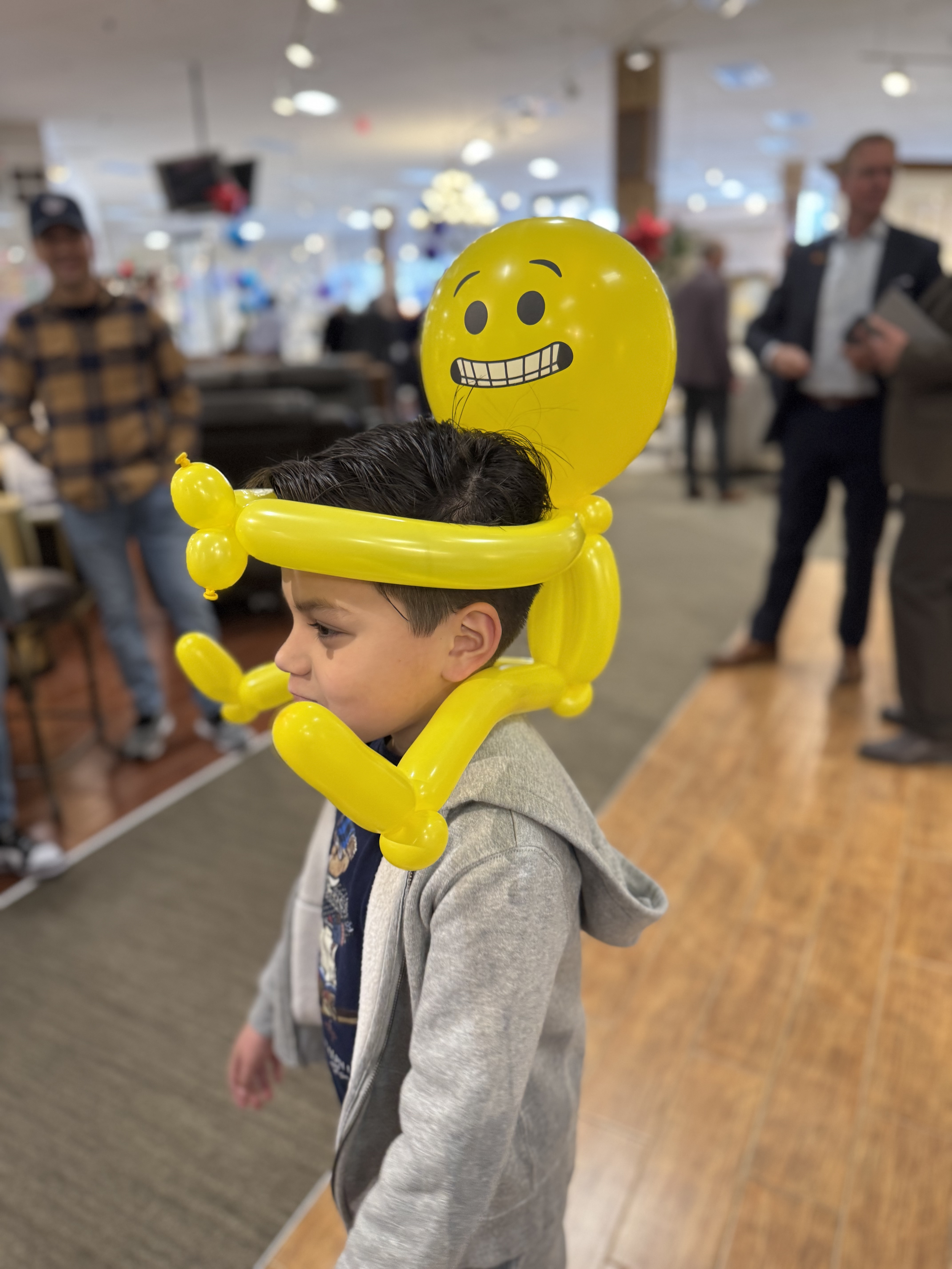 FACEPAINTING BALLOON TWISTING BALLOON DECORATION DMV KIDS PARTIES KIDS PARTY EVENT PLANNER CHARACTERS BIRTHDAY PARTY FACEPAINT. BUBBLE HOUSE BOUNCE HOUSE COTTON CANDY 24.png