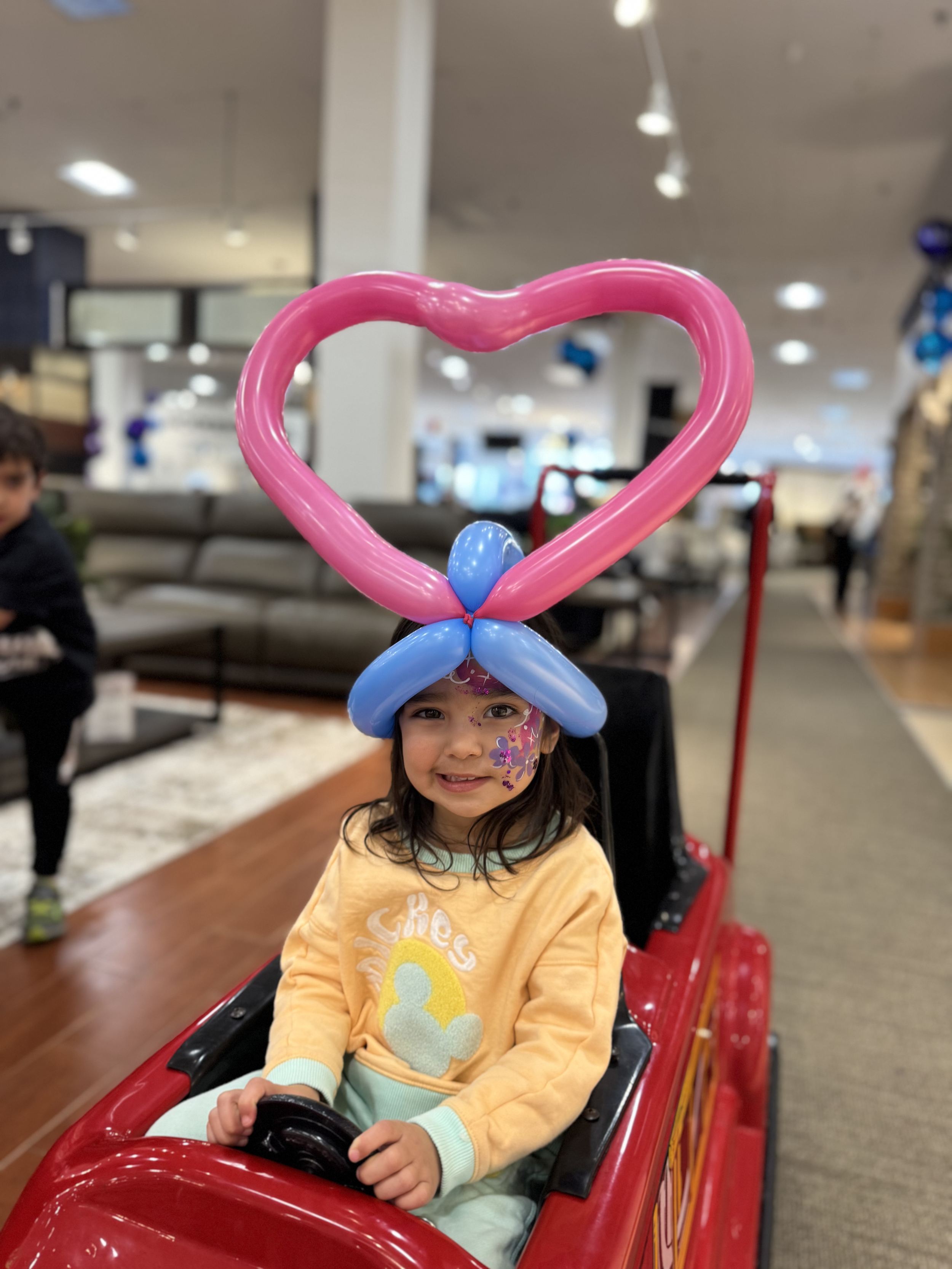 FACEPAINTING BALLOON TWISTING BALLOON DECORATION DMV KIDS PARTIES KIDS PARTY EVENT PLANNER CHARACTERS BIRTHDAY PARTY FACEPAINT. BUBBLE HOUSE BOUNCE HOUSE COTTON CANDY 15.png