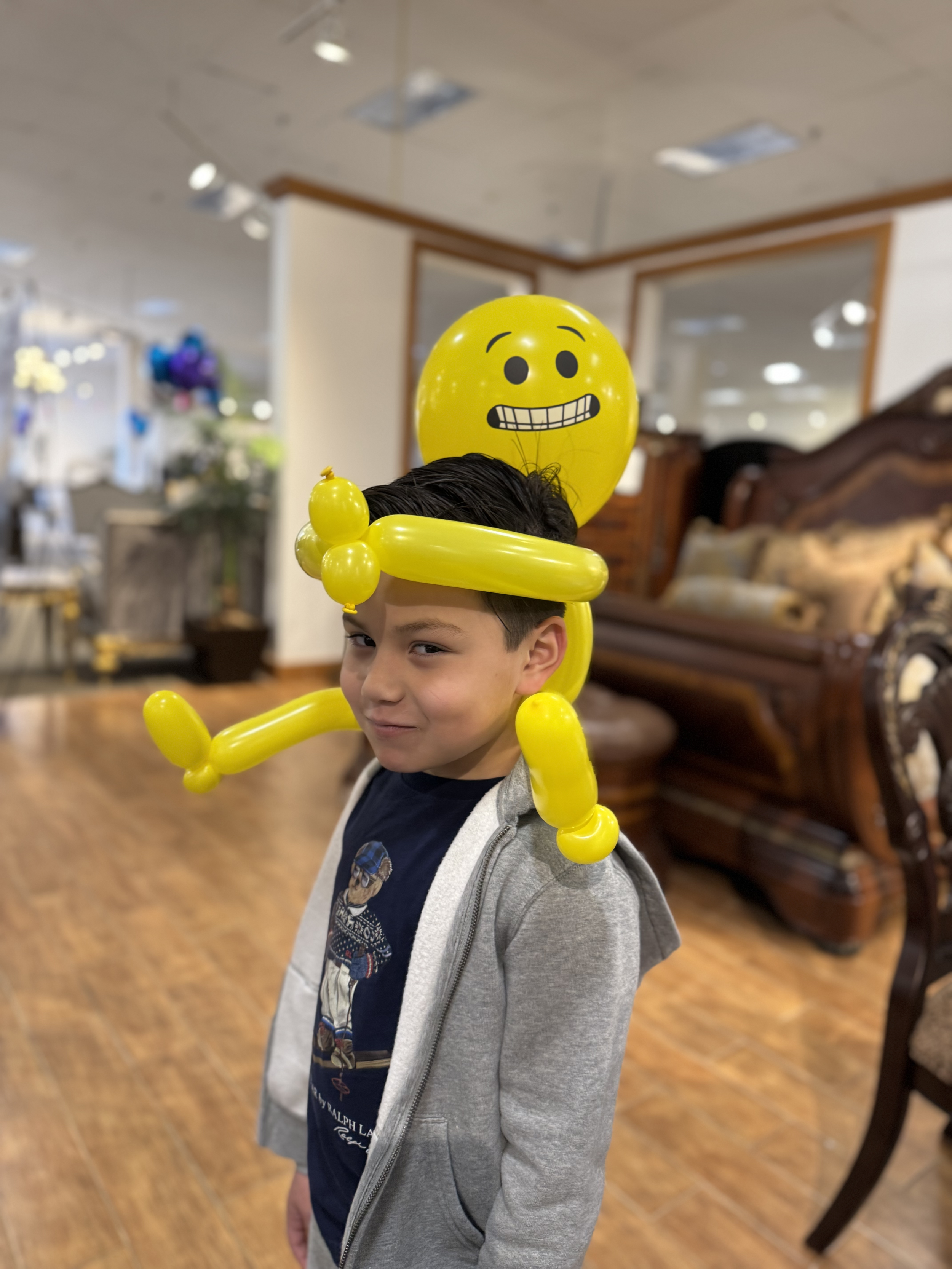 FACEPAINTING BALLOON TWISTING BALLOON DECORATION DMV KIDS PARTIES KIDS PARTY EVENT PLANNER CHARACTERS BIRTHDAY PARTY FACEPAINT. BUBBLE HOUSE BOUNCE HOUSE COTTON CANDY 23.png