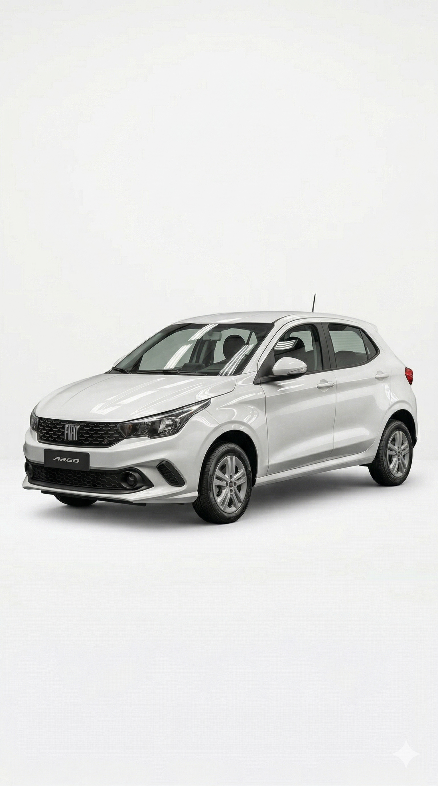 Carro branco compacto da Fiat em um estúdio com fundo branco