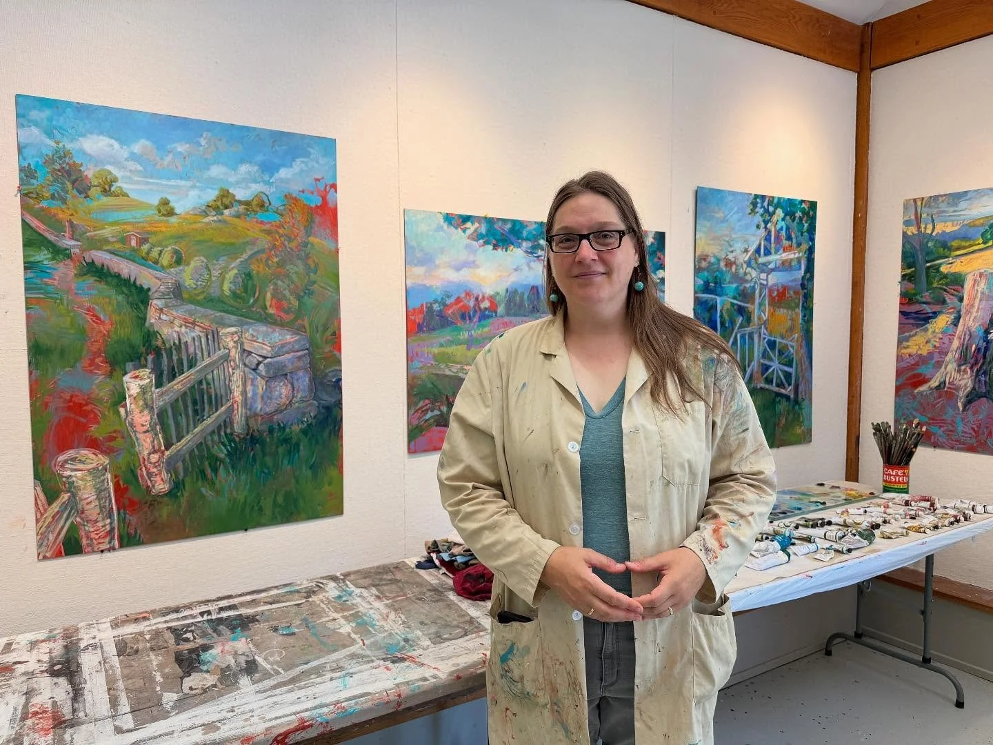 got to visit @charisjcarmichaelbraun, current artist in residence, at Weir Farm today! Her work is so powerful and expressive, colors with a fire to them, immediate but also layered with references and ideas -amazing to see her work in person! #weirf