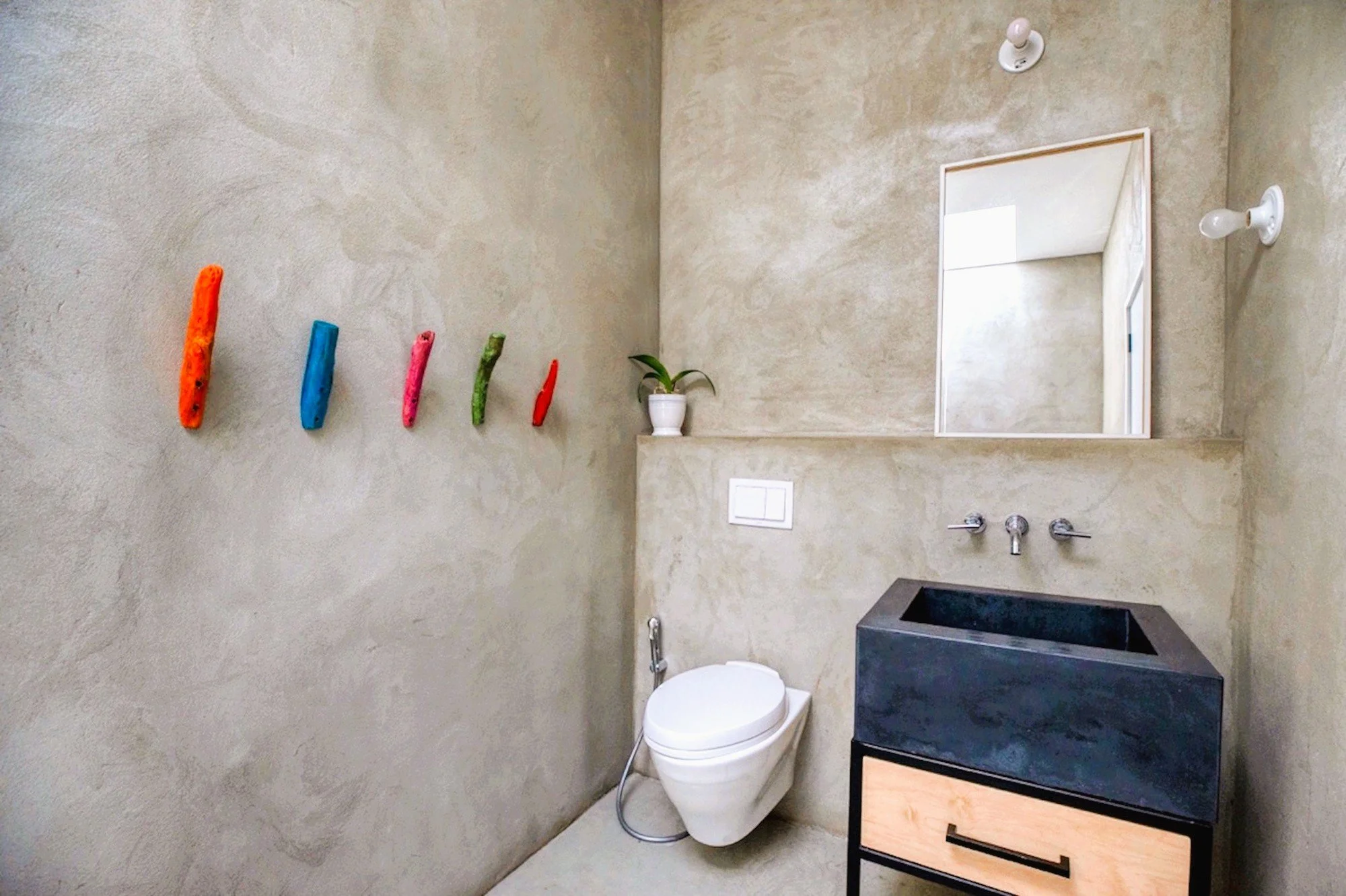 7 small bathroom.jpg