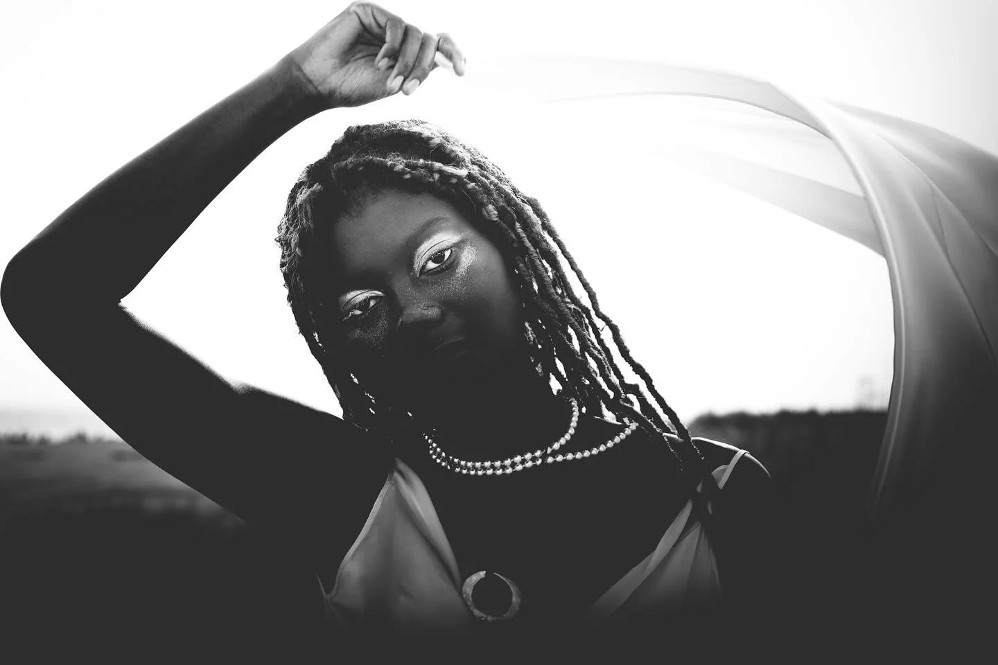 Return to the light

Stylist @sean_o_mac 
Photographer @stacey_zirka
Designer @reveriesofjade