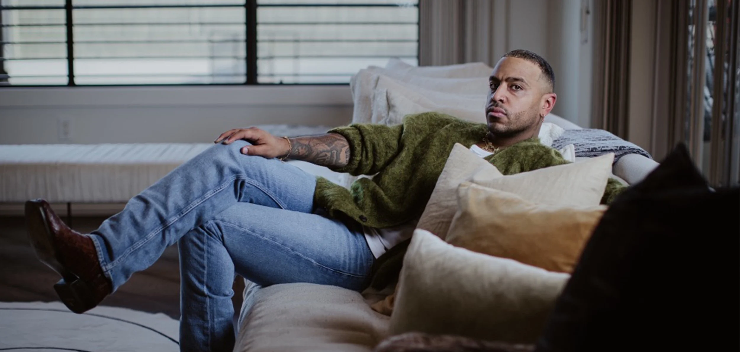 HUDSON JEANS MODERN STYLE MEANS BREAKING RULES TO REPLACE THEM