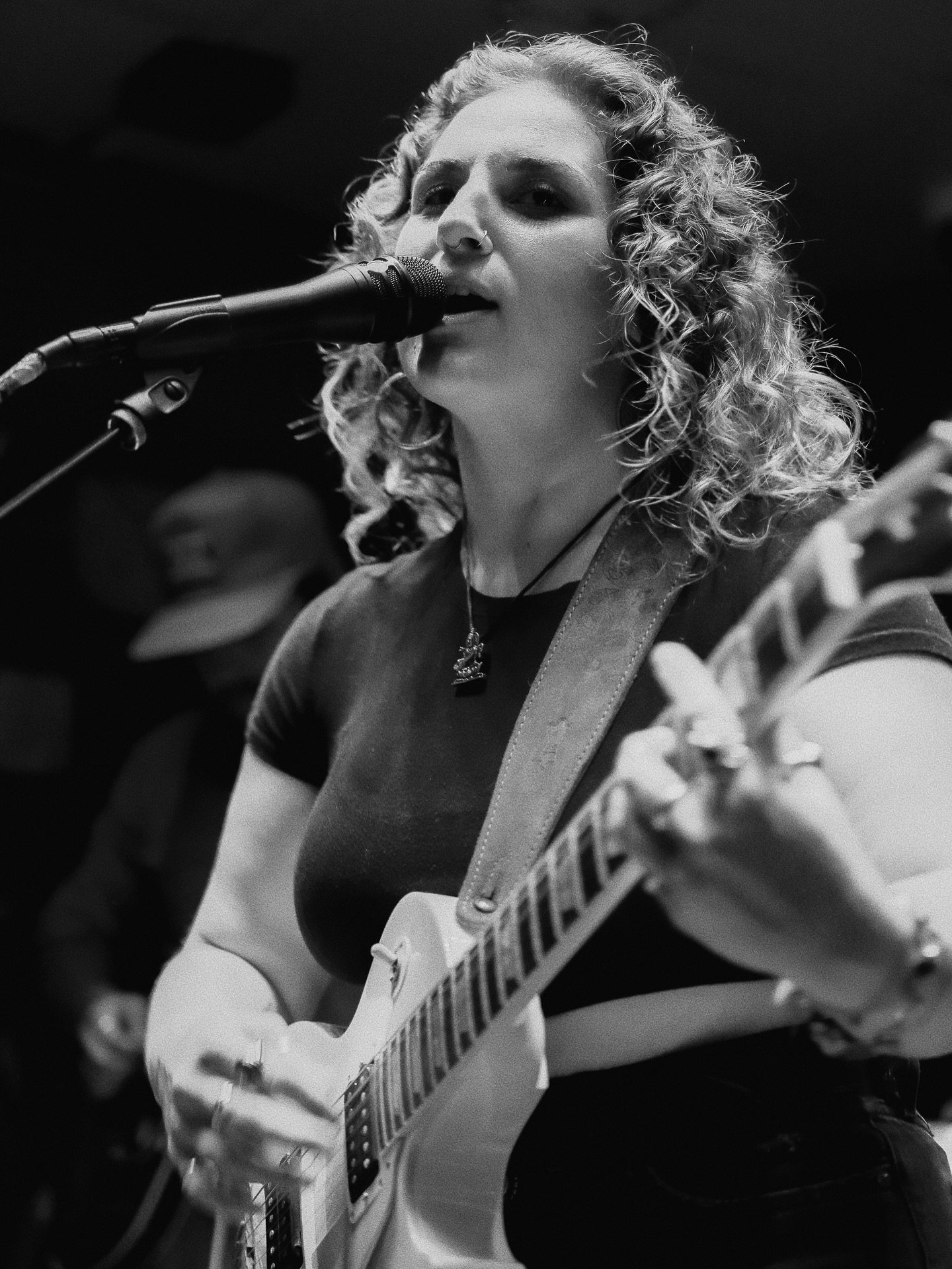 Returning to @sandbarsb tomorrow night! 9pm 🌙

📸 @roberto_johnson