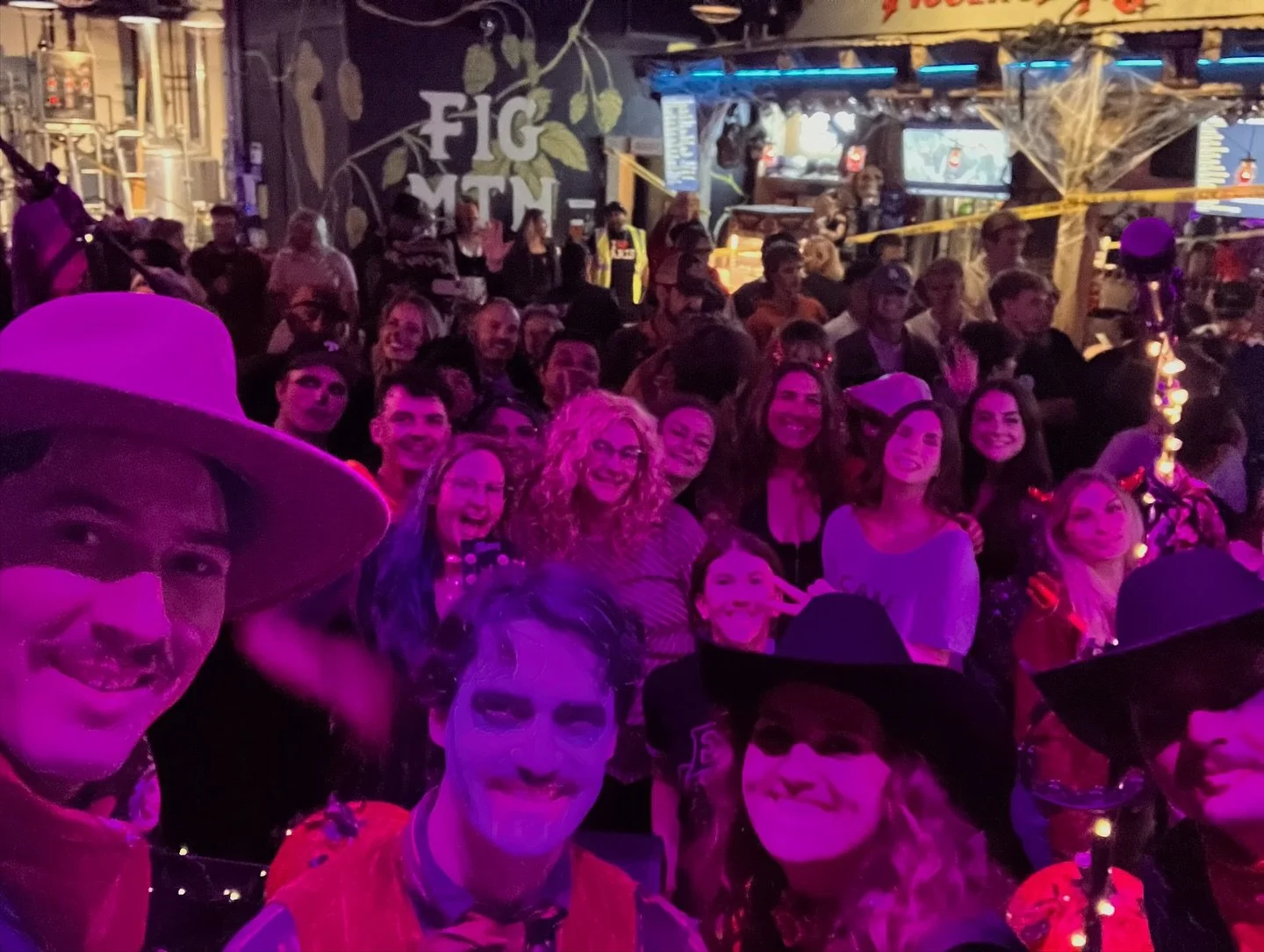 Much love to everybody who came out to our Halloween show and for the great @figmtnbrewsb family for hosting us 🍻🎶